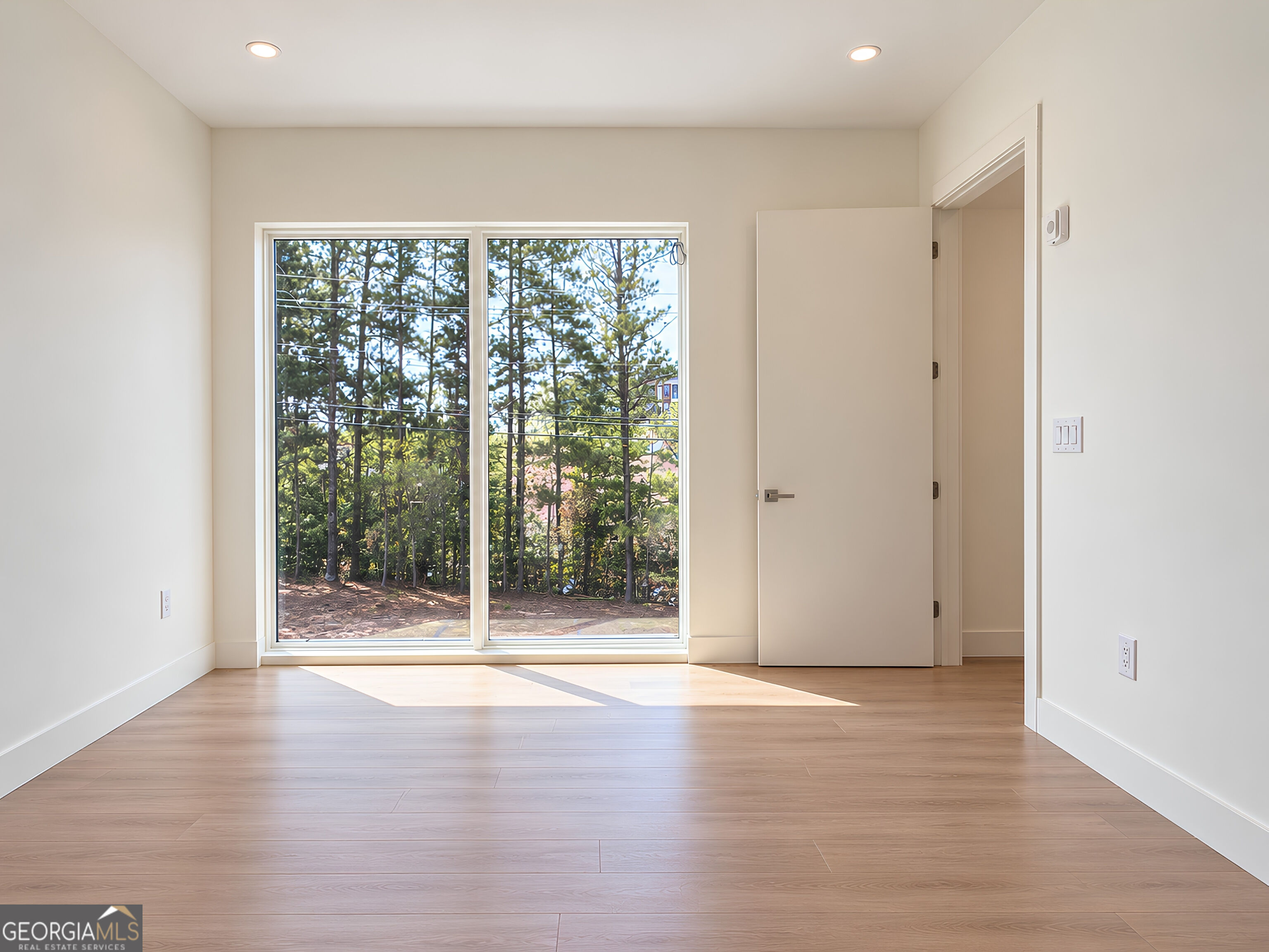 318 Sandy Springs Circle # 270 Property Photo 15