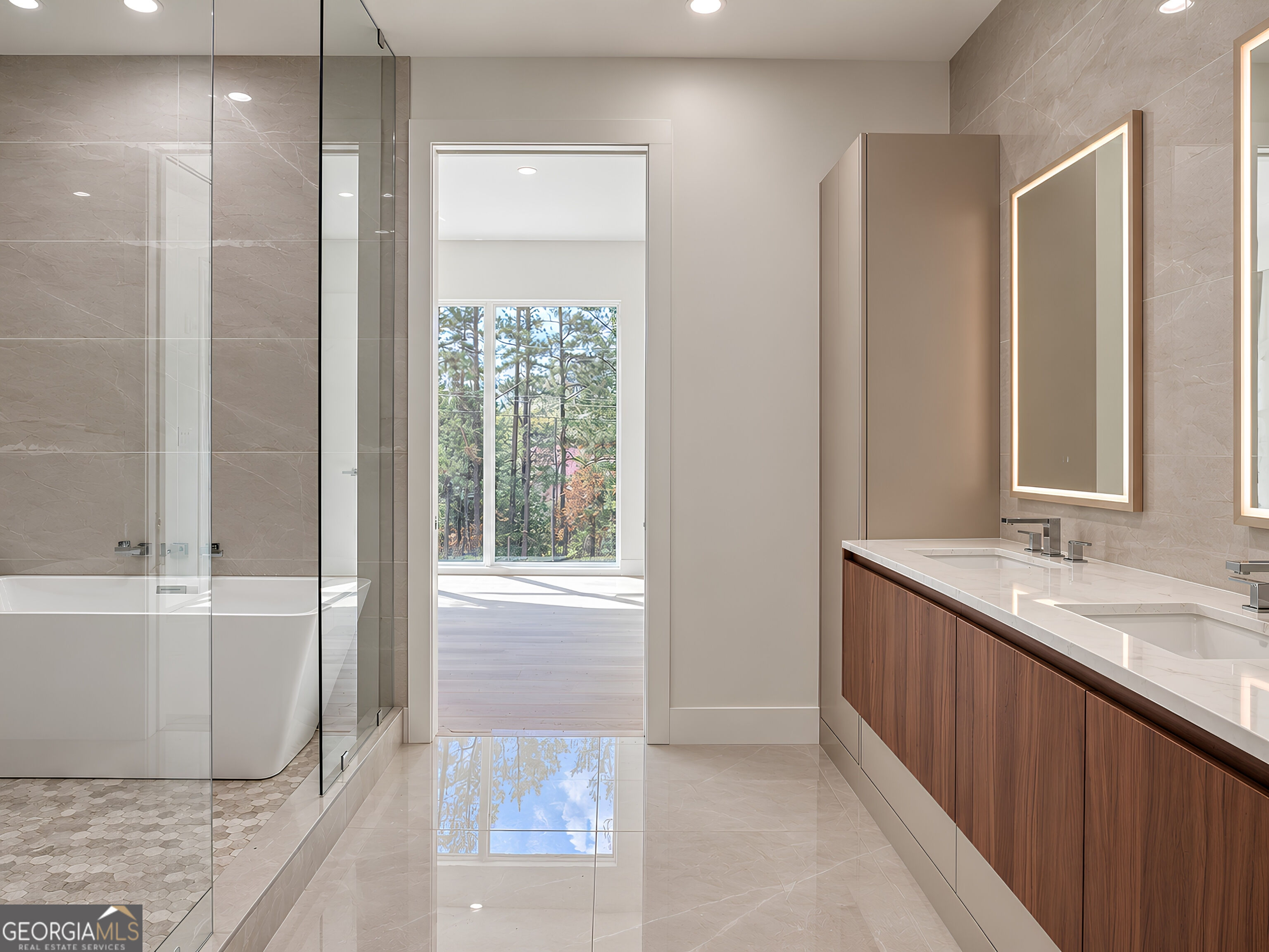 318 Sandy Springs Circle # 270 Property Photo 19