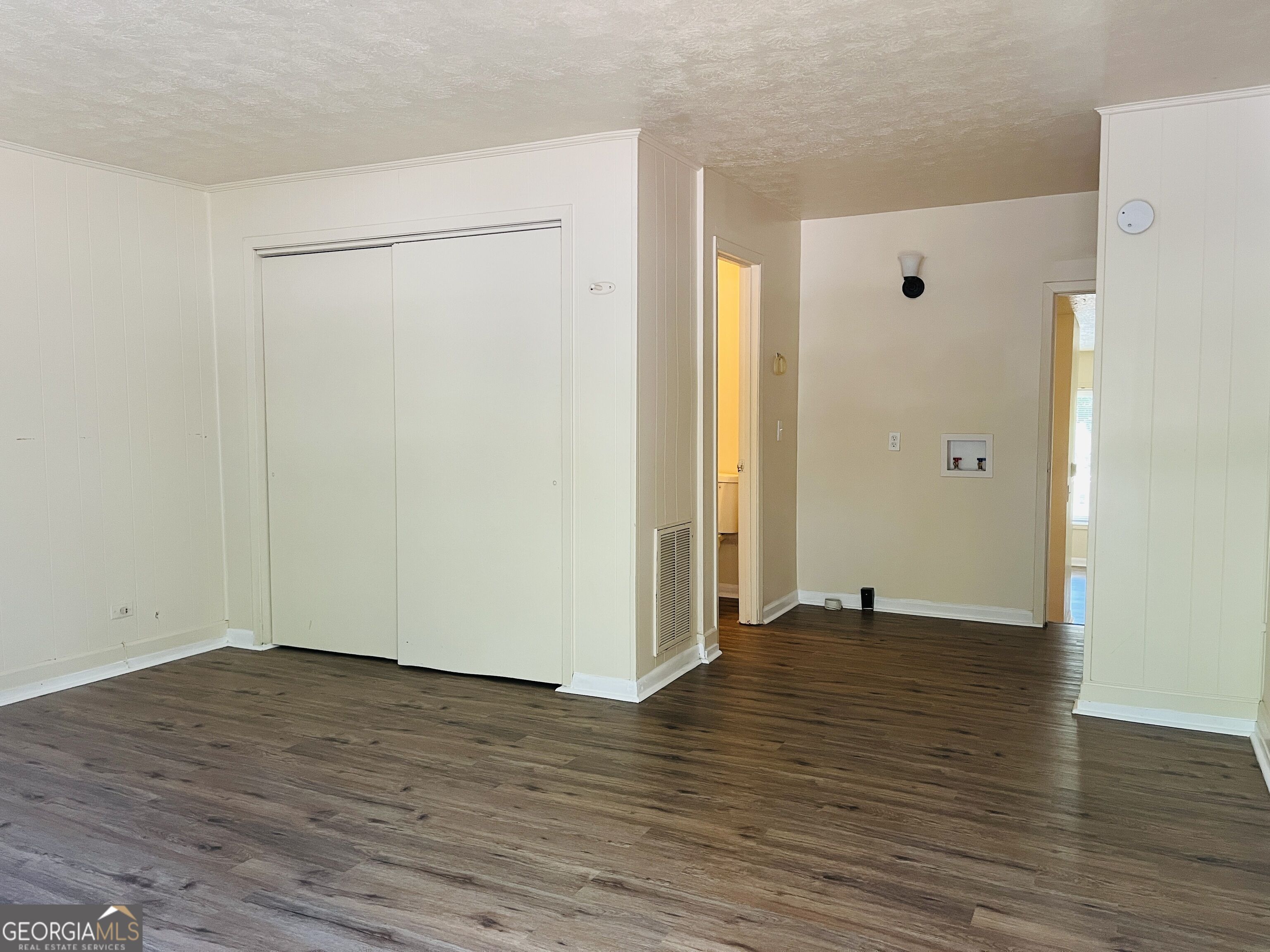 45 Westgate Drive # 6 Property Photo 2