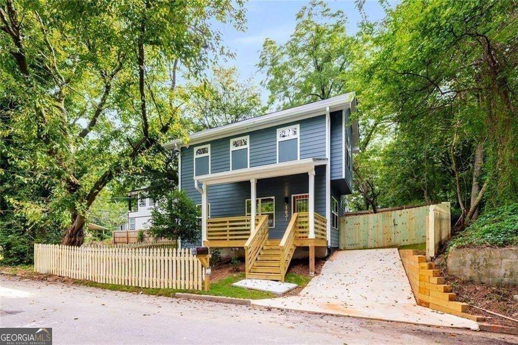 1631 Burton Street Se Property Photo 1
