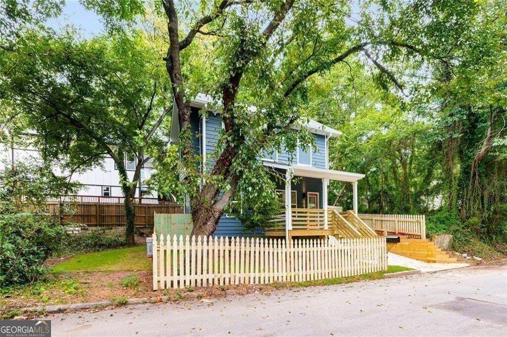 1631 Burton Street Se Property Photo 3