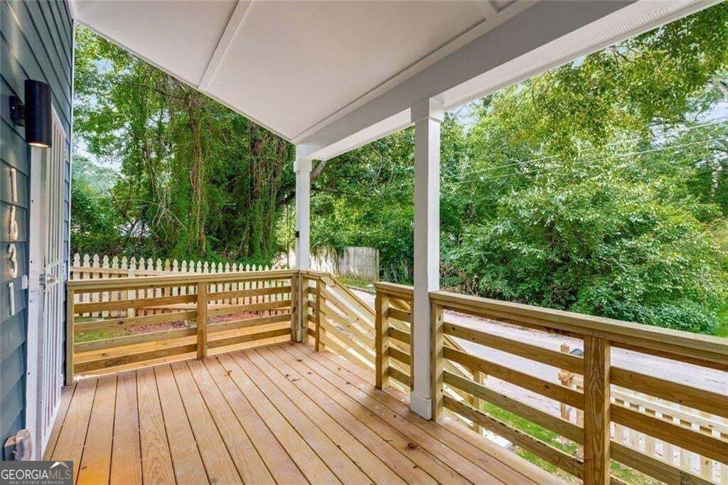 1631 Burton Street Se Property Photo 5