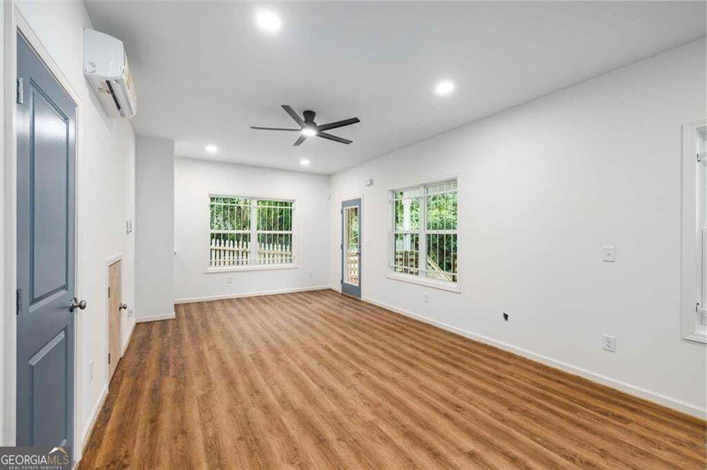 1631 Burton Street Se Property Photo 8