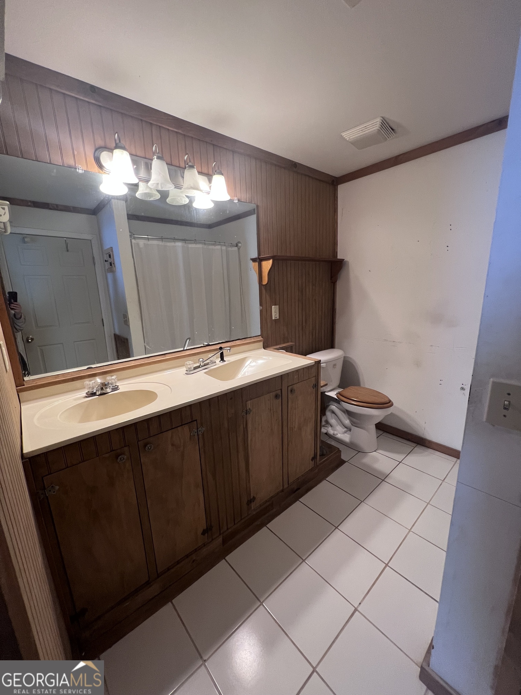 844 Shorewood Circle Property Photo 8