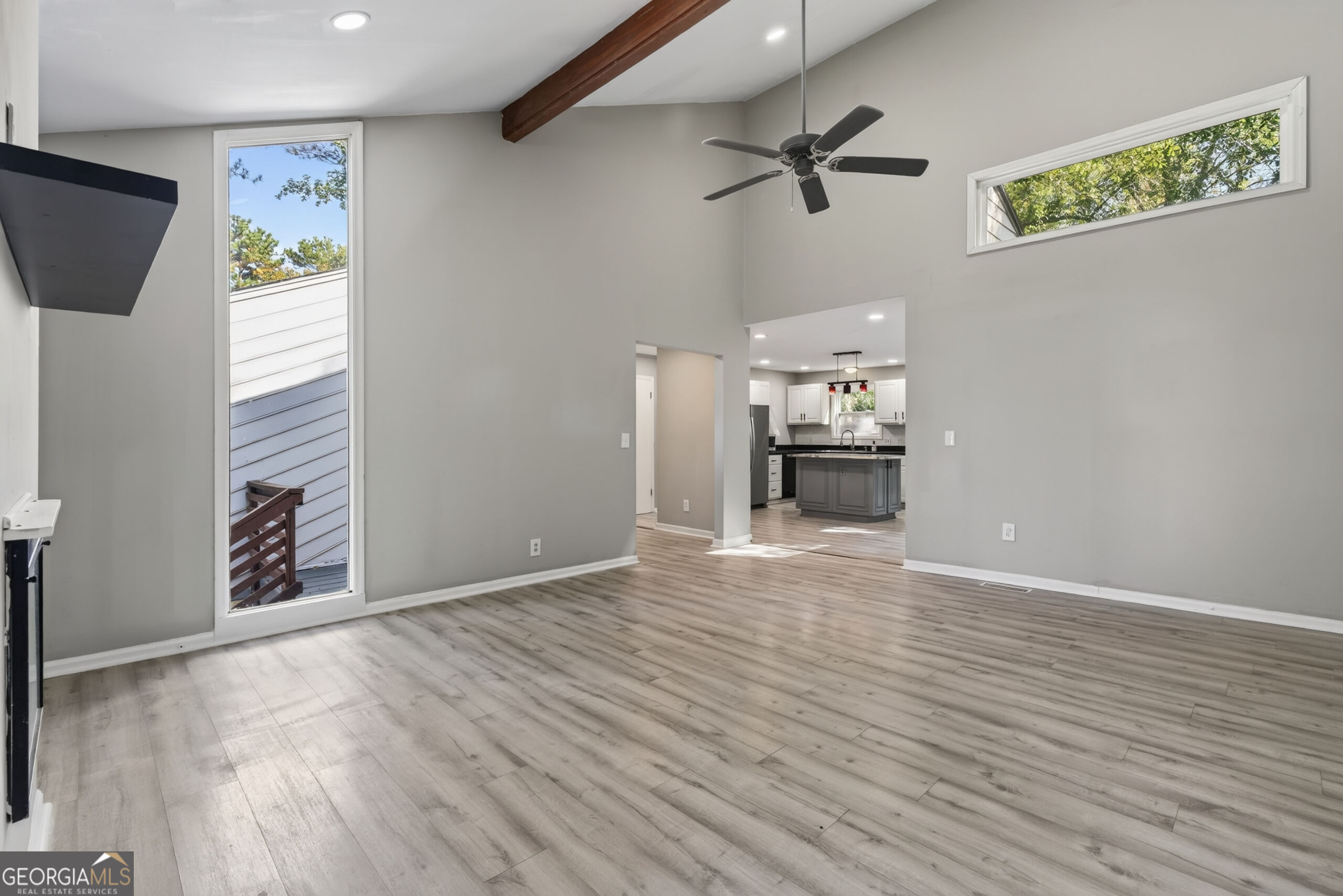 555 Glencove Drive Property Photo 10