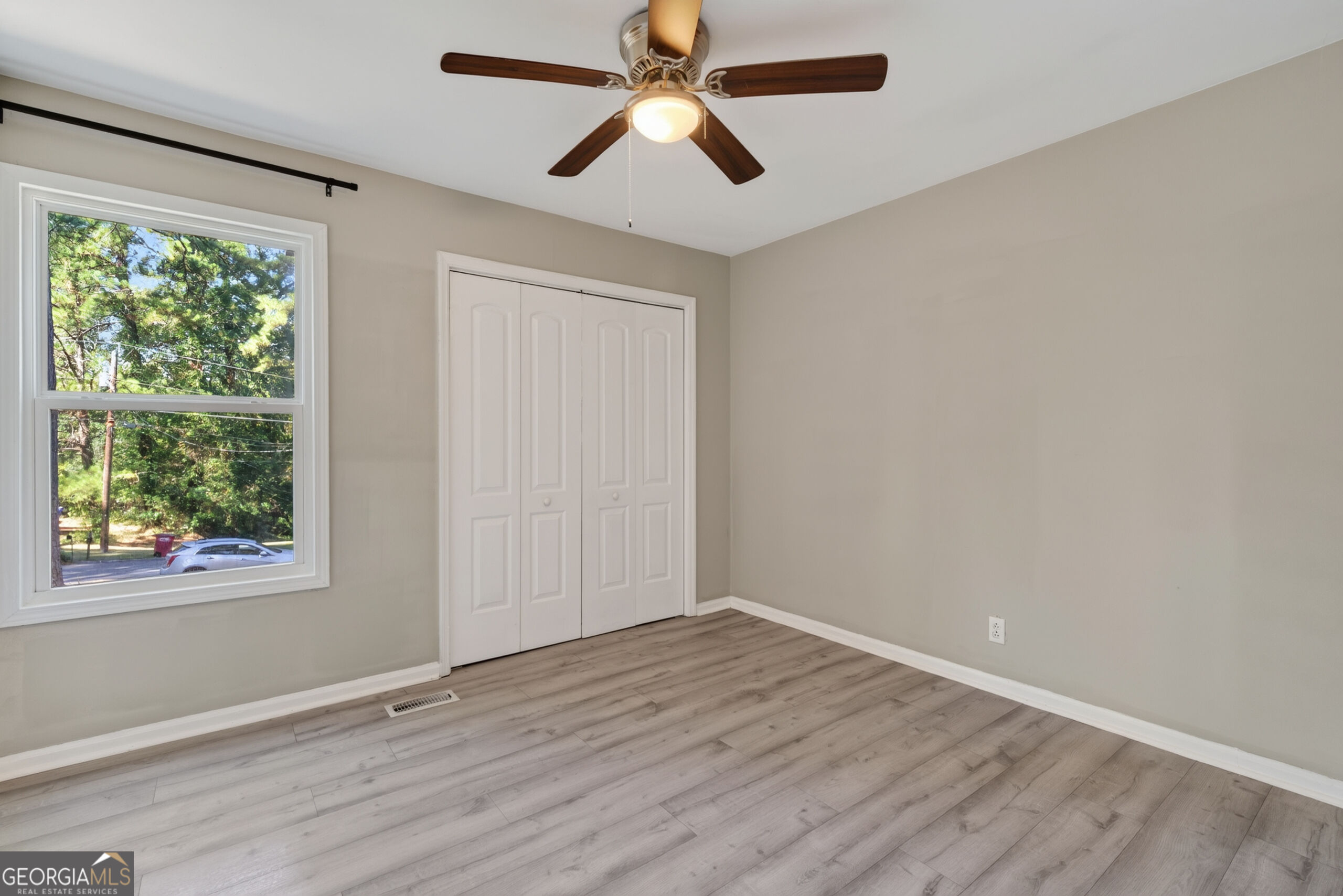 555 Glencove Drive Property Photo 20