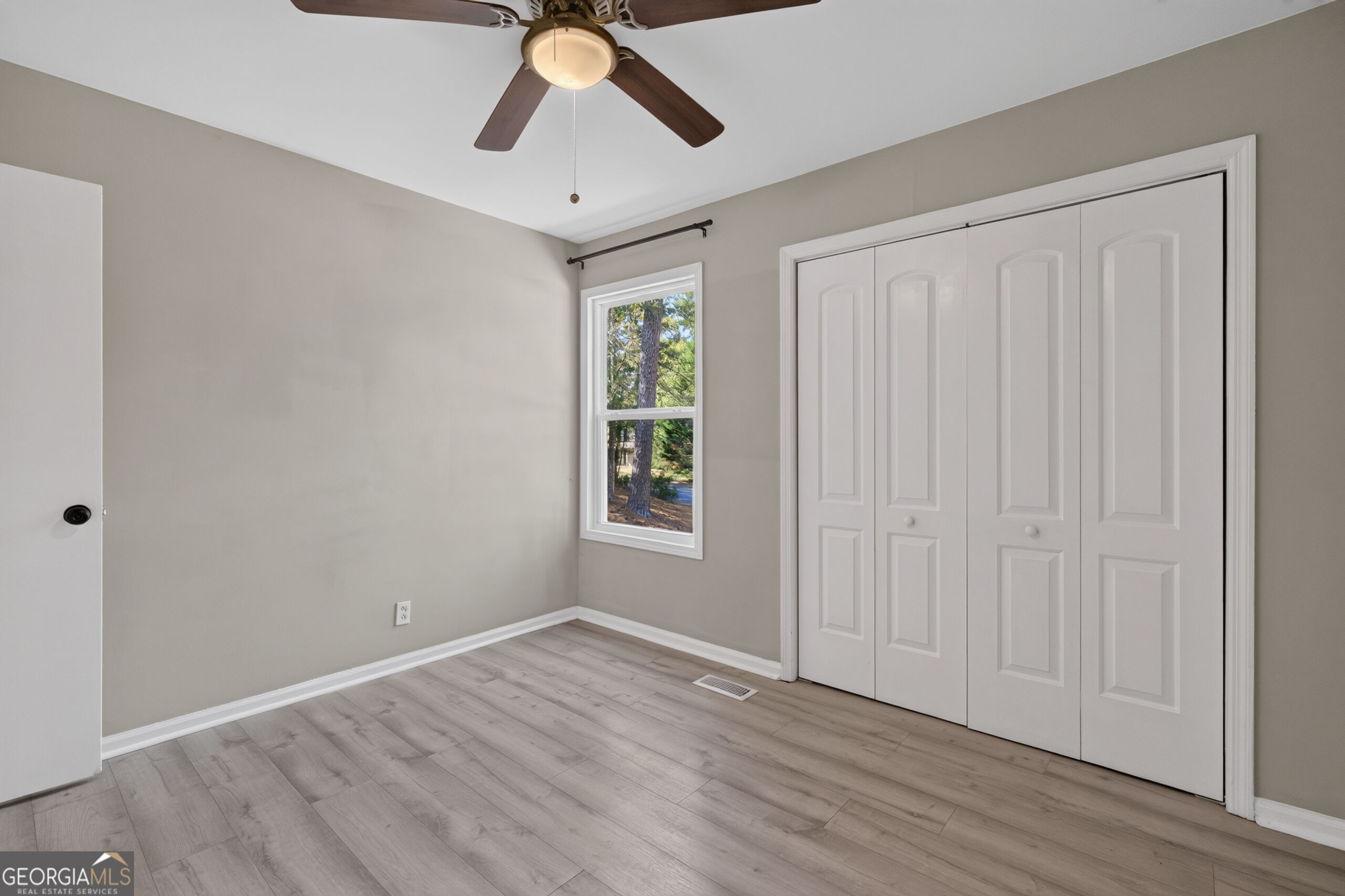 555 Glencove Drive Property Photo 21