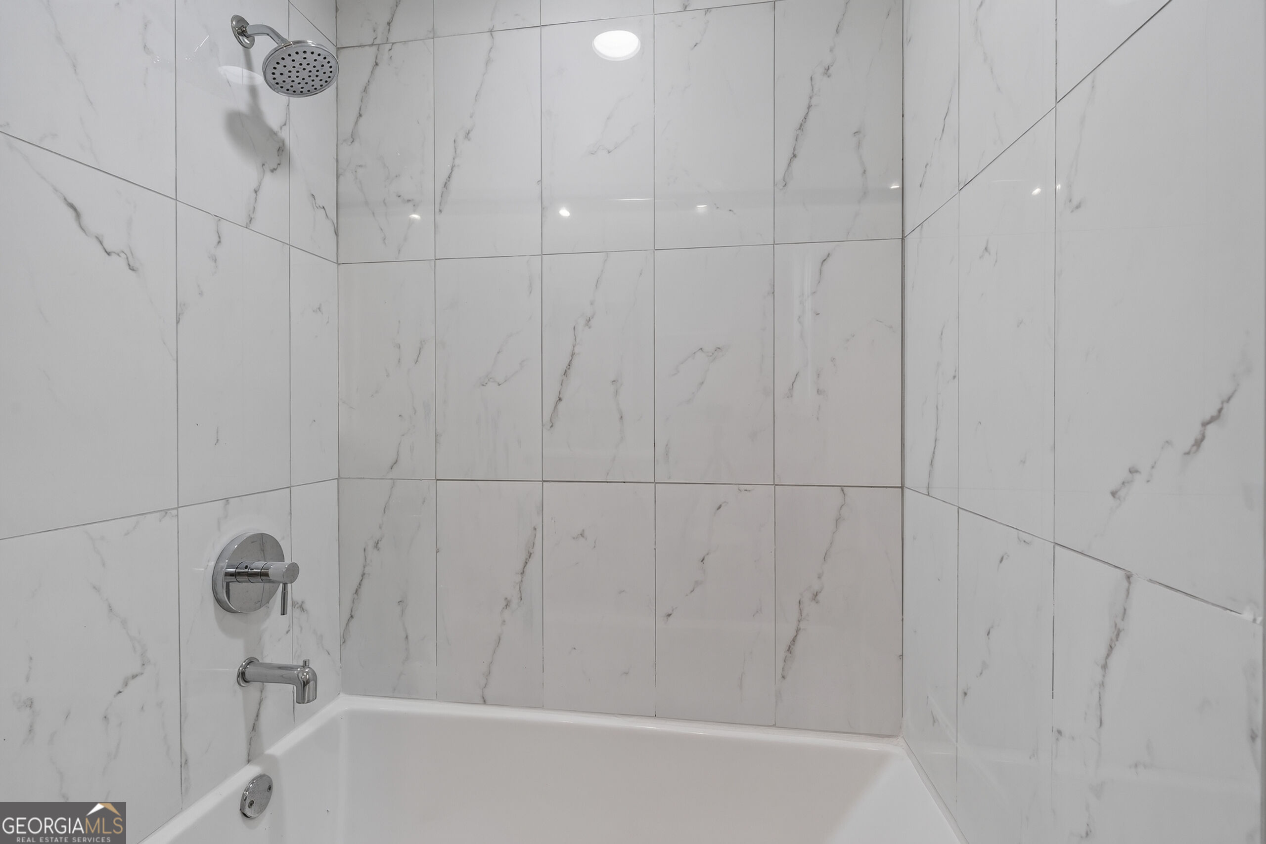555 Glencove Drive Property Photo 23