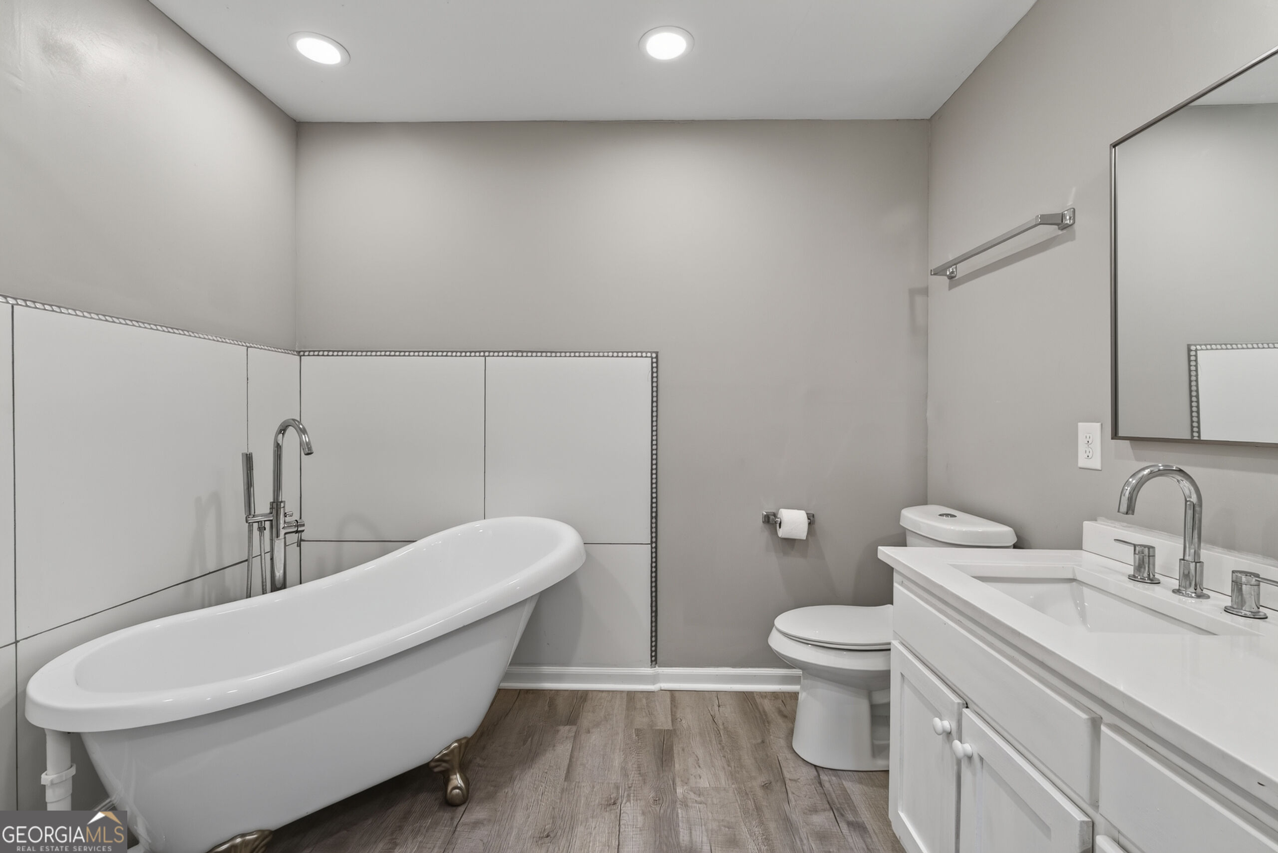 555 Glencove Drive Property Photo 29
