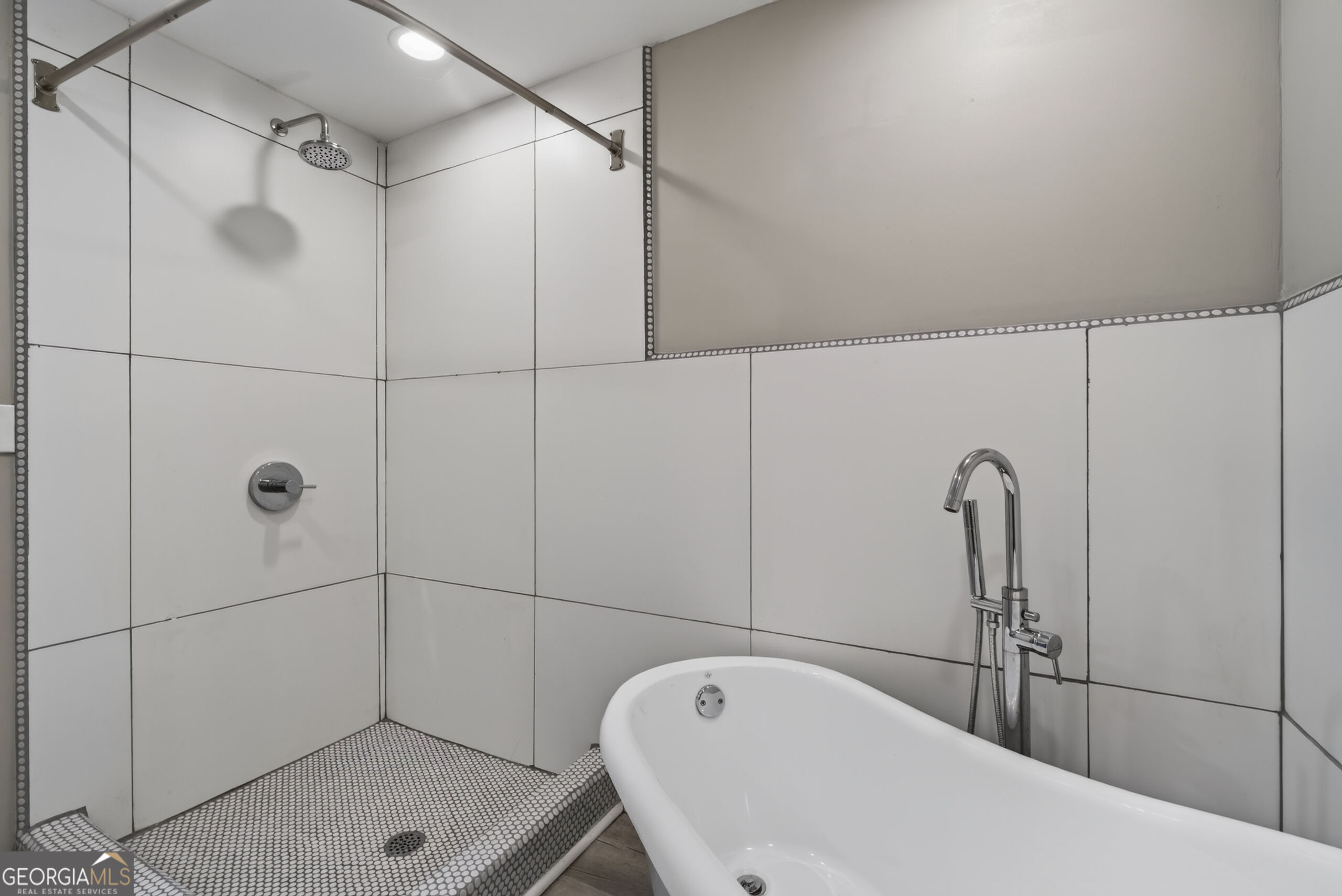 555 Glencove Drive Property Photo 32