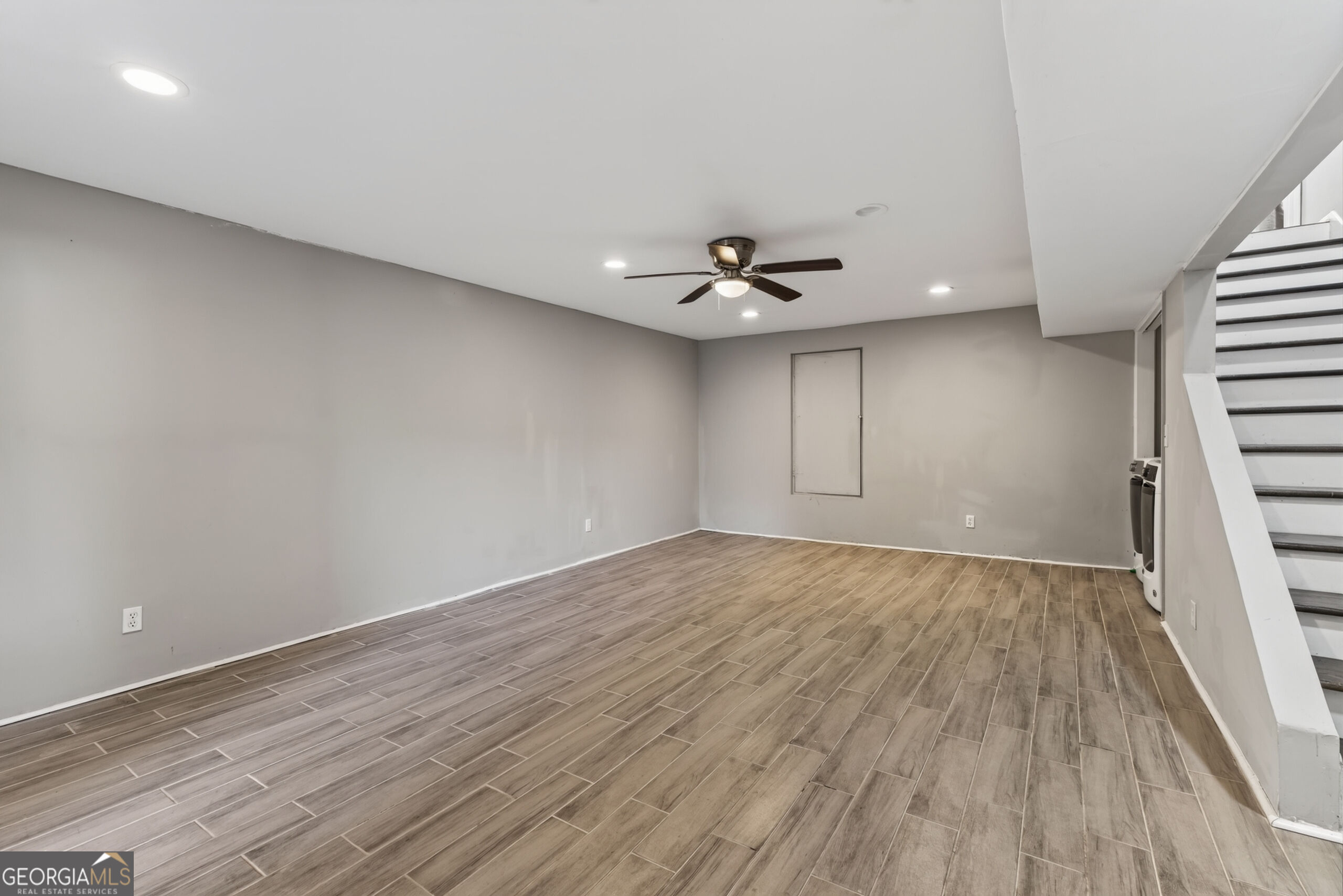 555 Glencove Drive Property Photo 38
