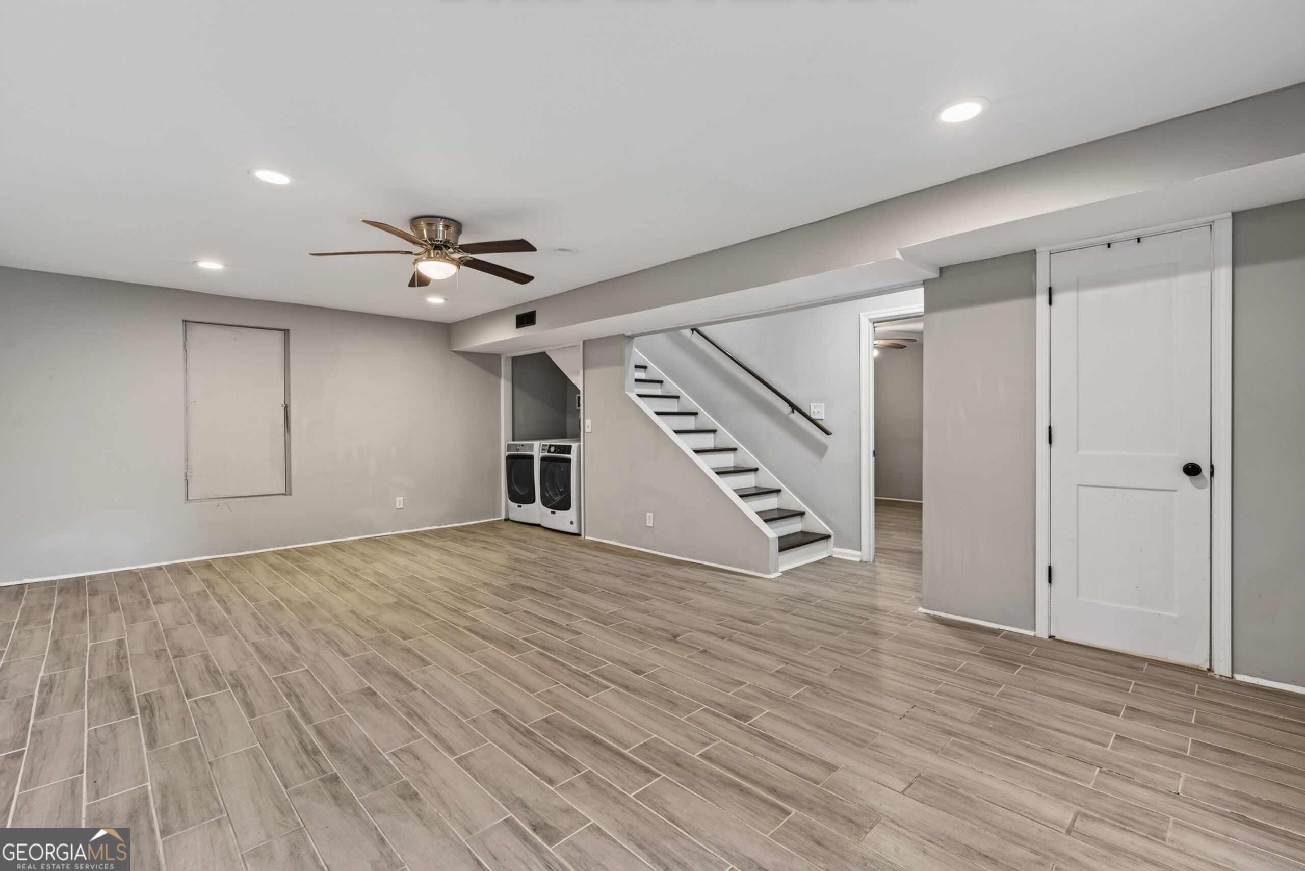 555 Glencove Drive Property Photo 39