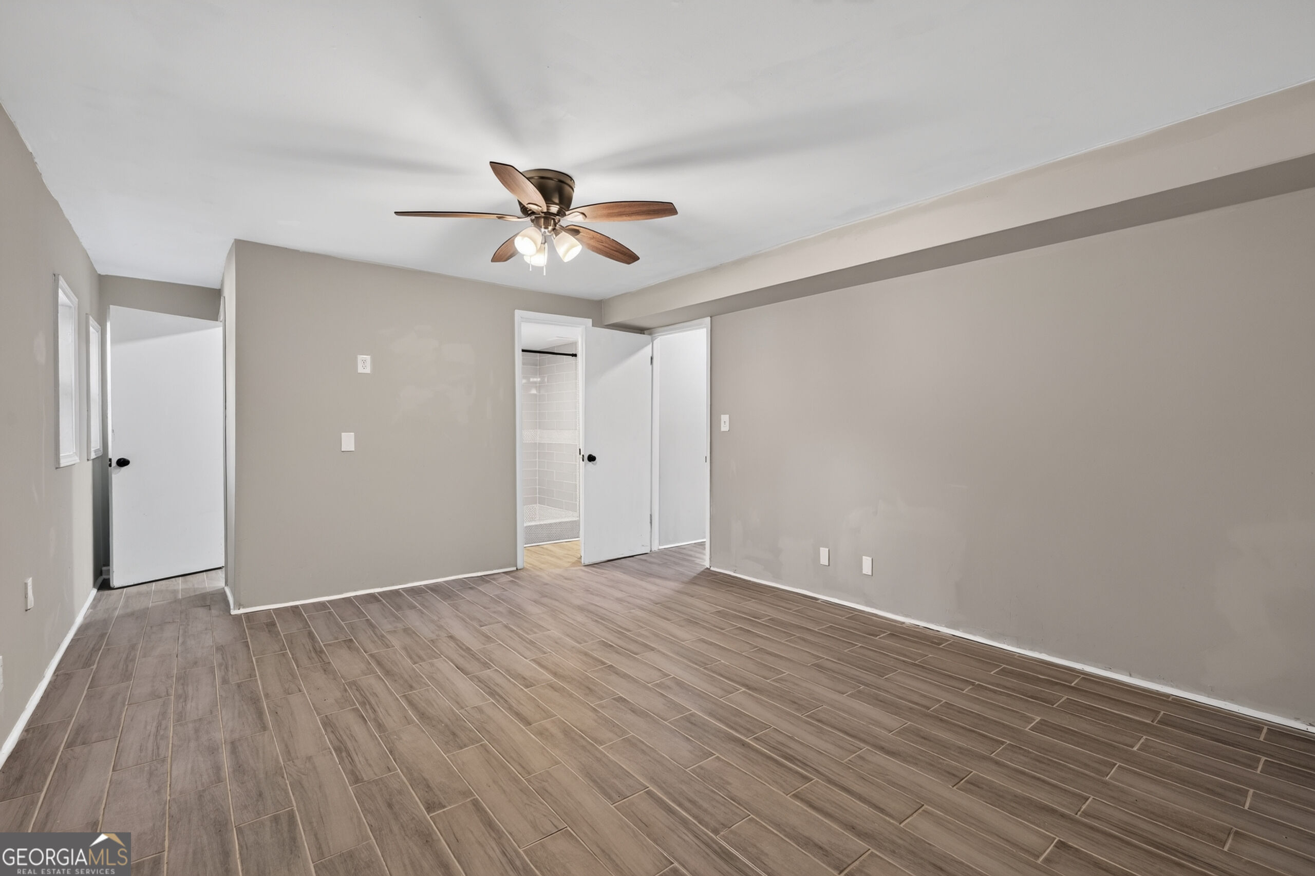 555 Glencove Drive Property Photo 43