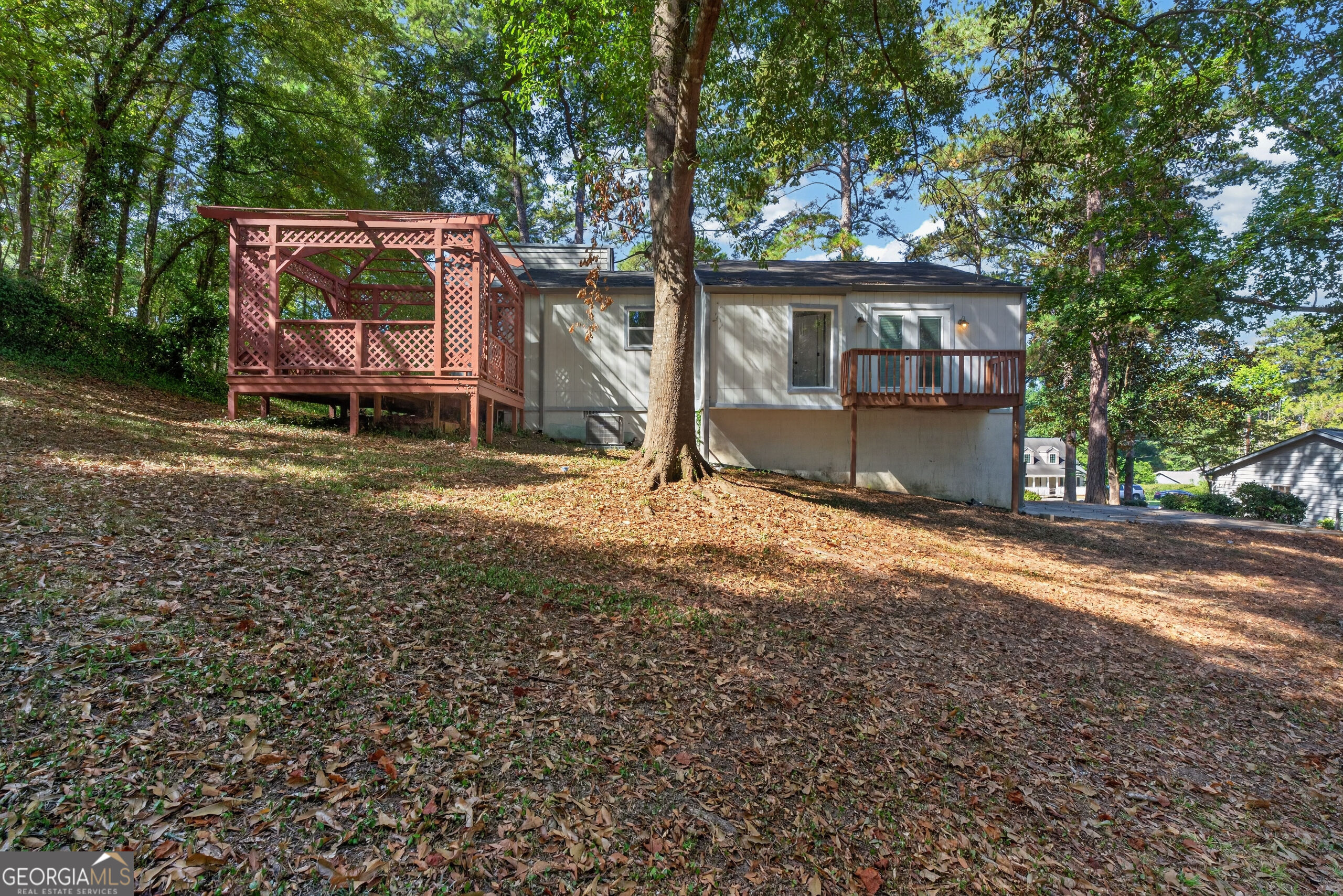 555 Glencove Drive Property Photo 53