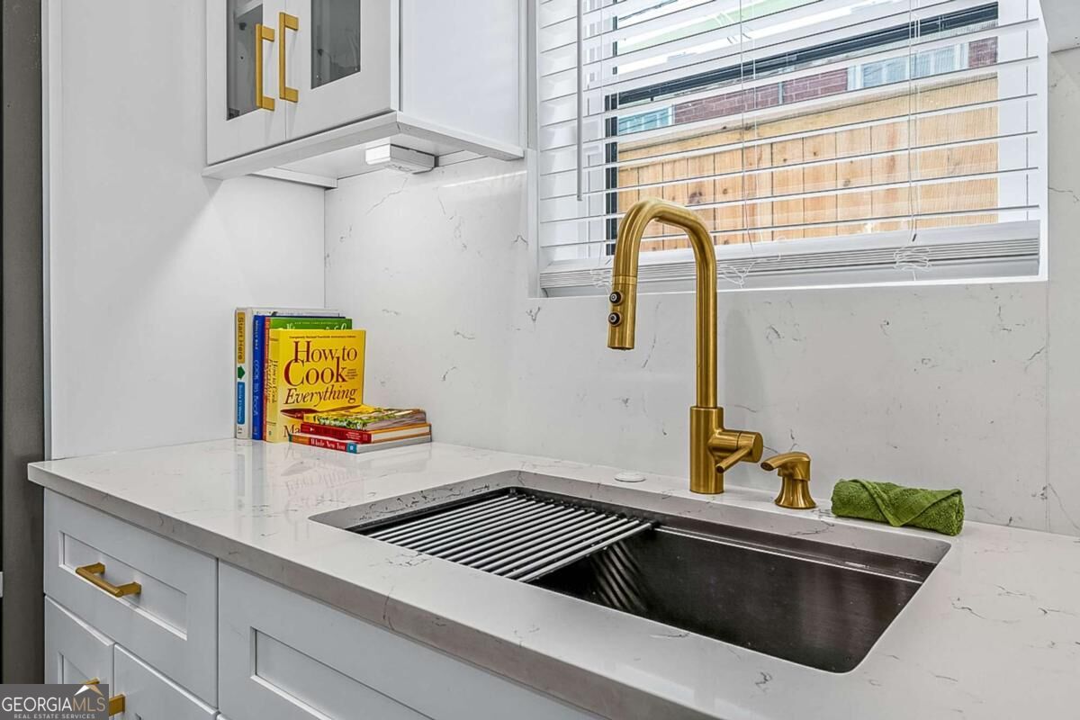 337 Pine Street Ne # B Property Photo 12