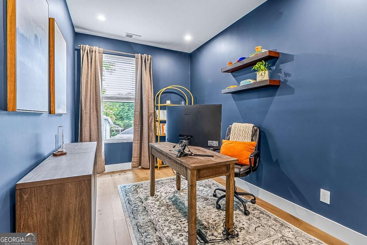 337 Pine Street Ne # B Property Photo 16