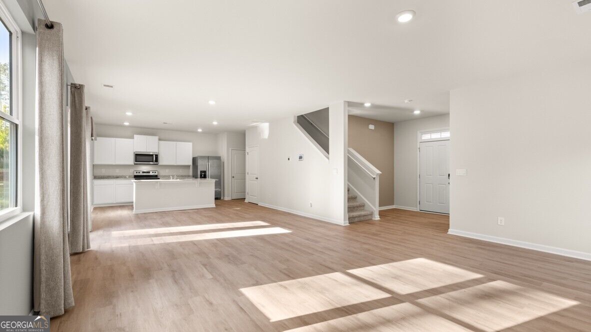 439 Creekview Way Property Photo 13