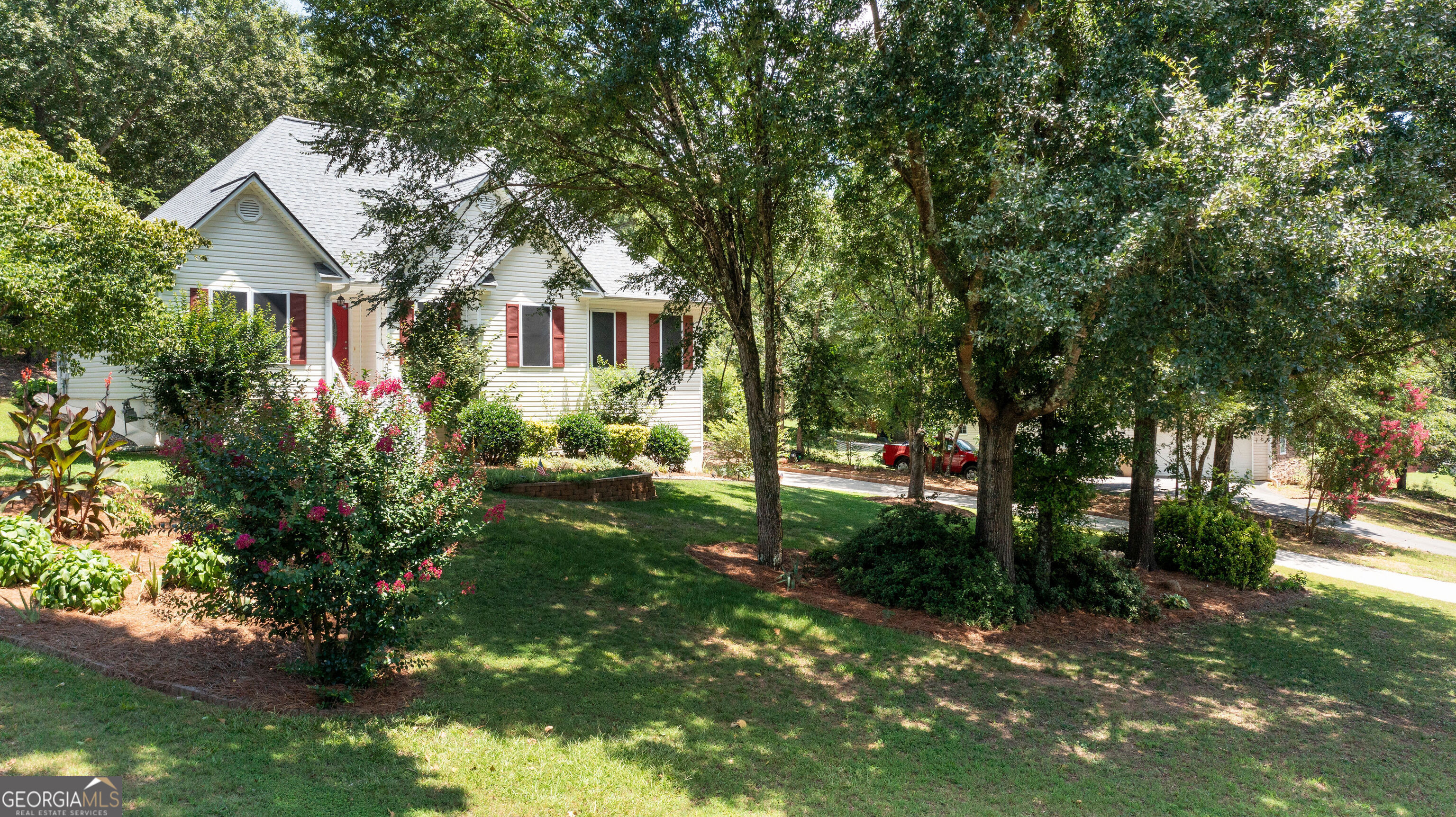 24 Woodhaven Court Sw Property Photo 2