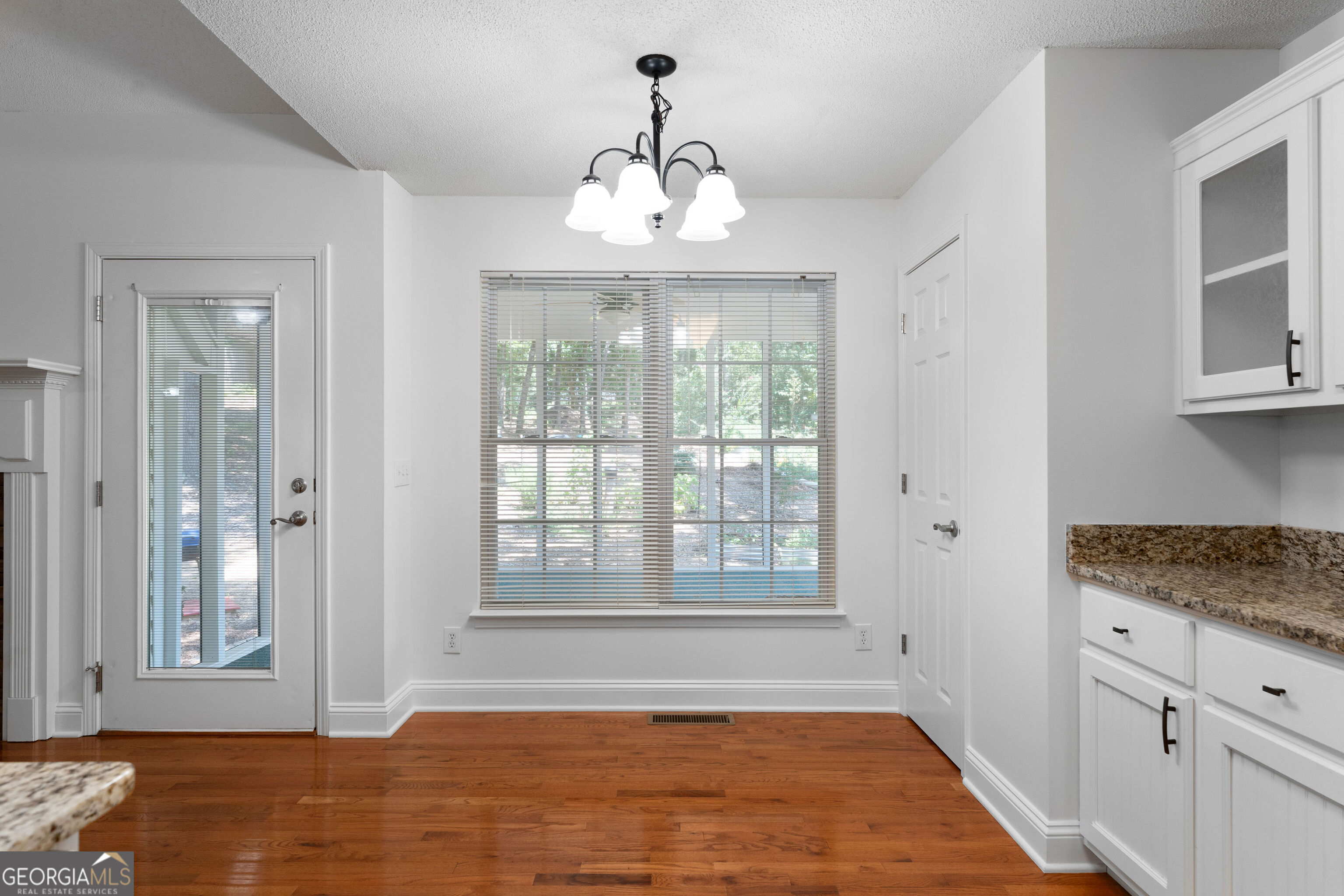 24 Woodhaven Court Sw Property Photo 8