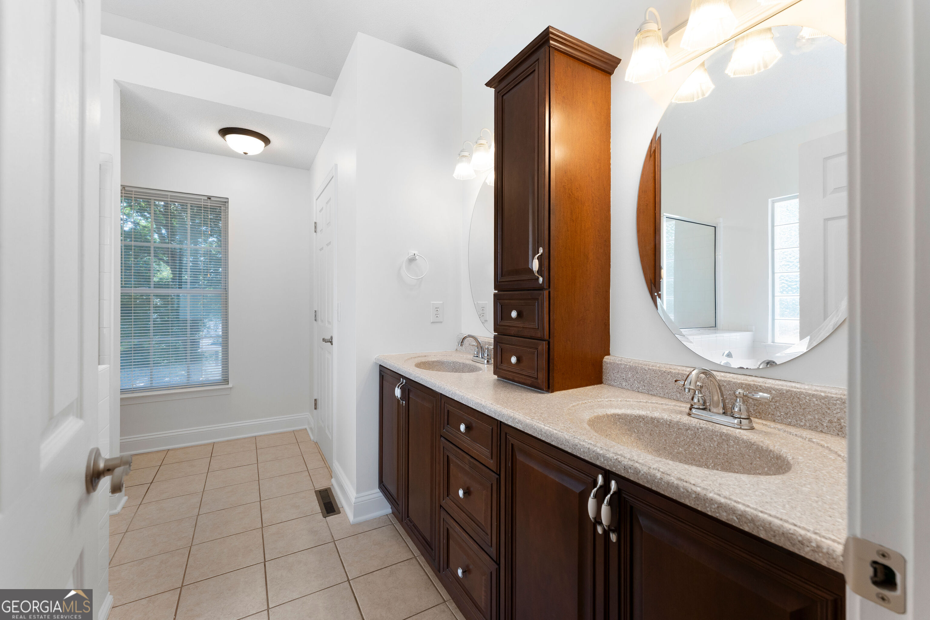 24 Woodhaven Court Sw Property Photo 13
