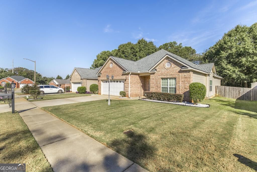 104 Rockford Court Property Photo 4