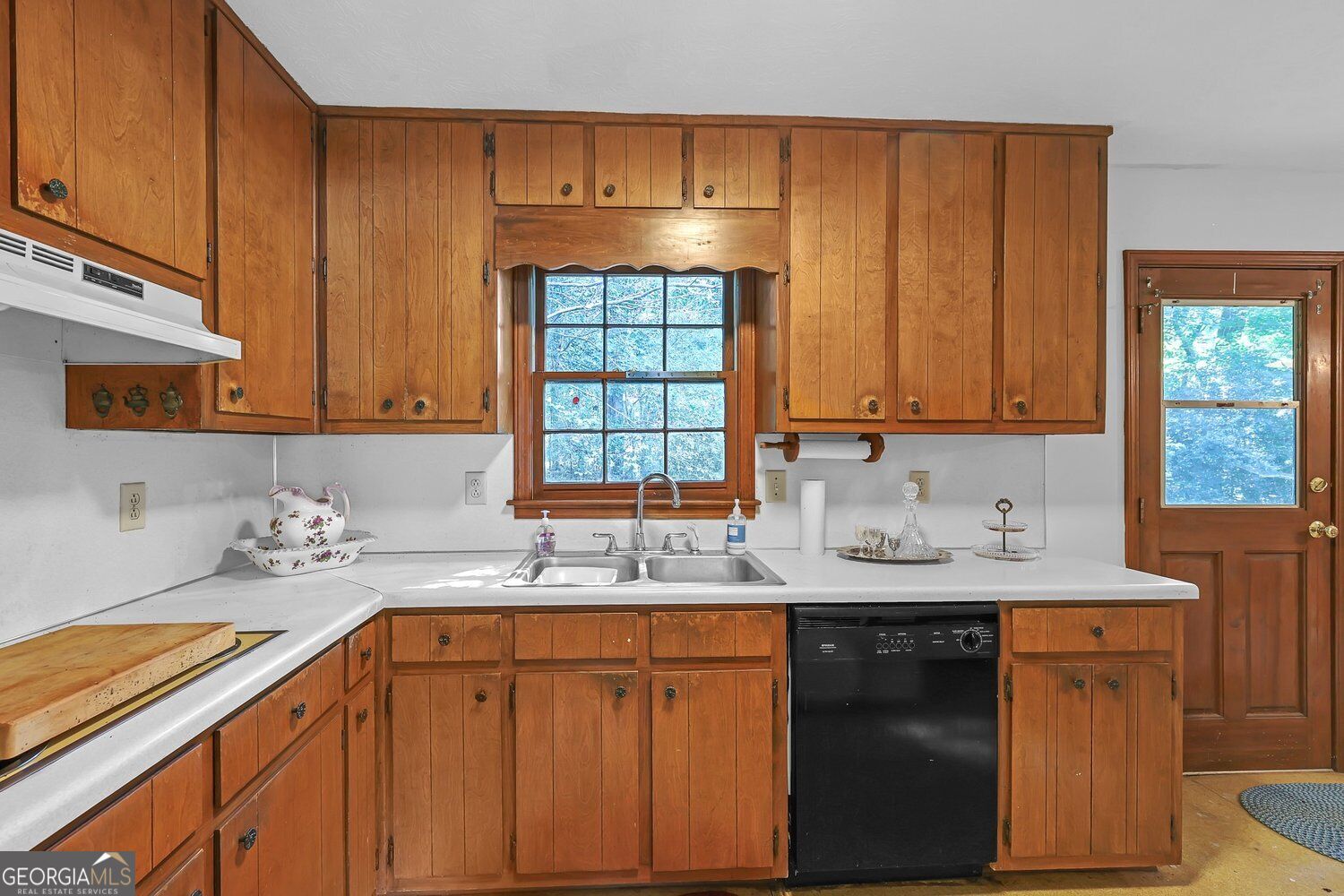1466 Hewatt Road Property Photo 7