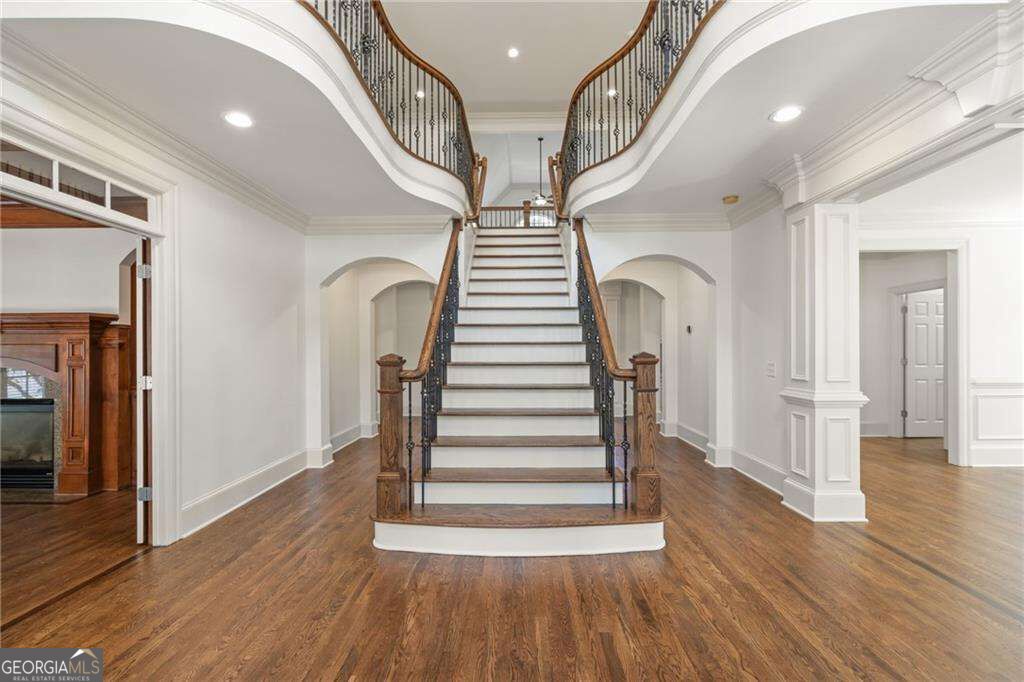 2480 Flint Creek Drive Property Photo 3