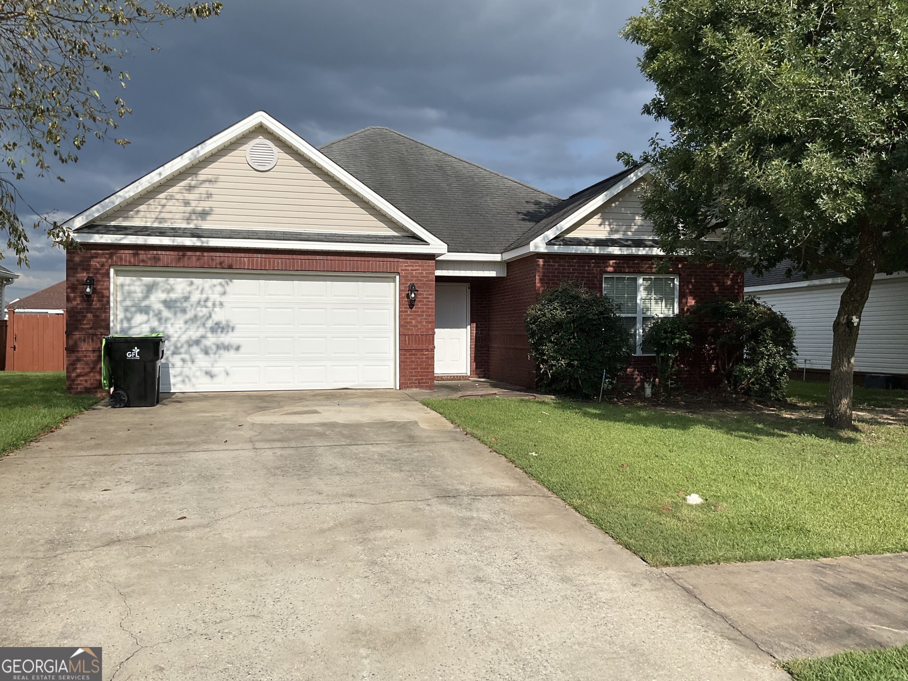 305 Manchester Lane