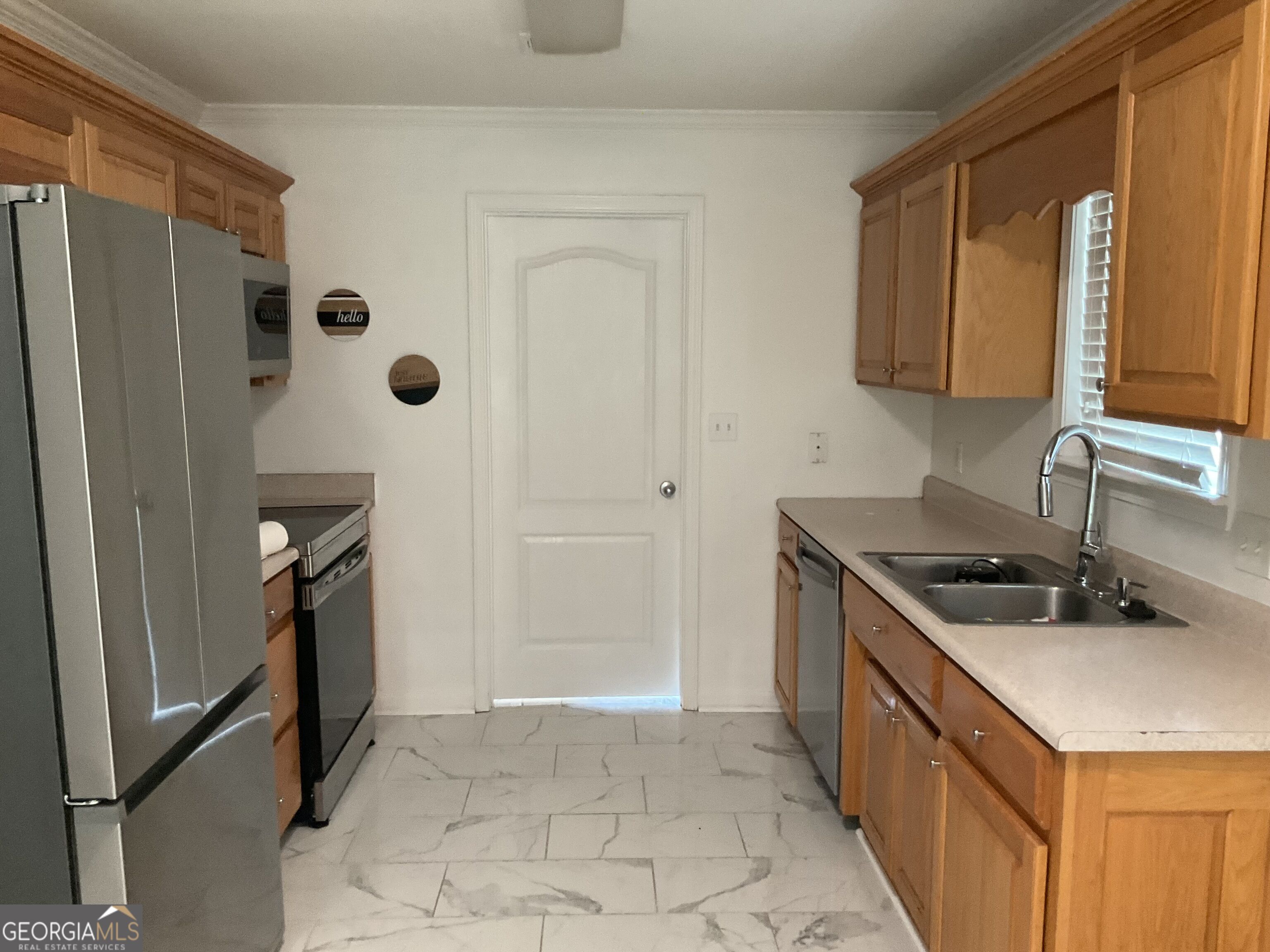 305 Manchester Lane Property Photo 2