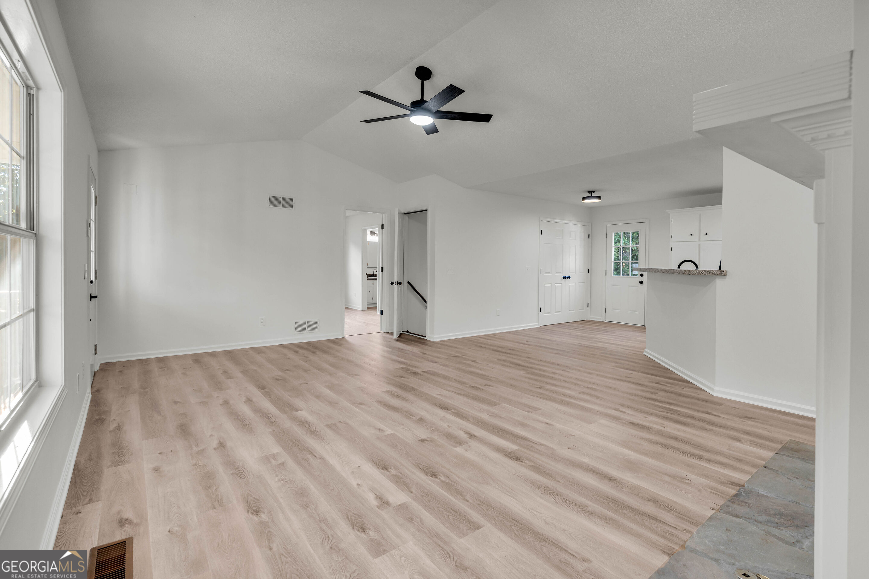 284 Hobson Drive Property Photo 10