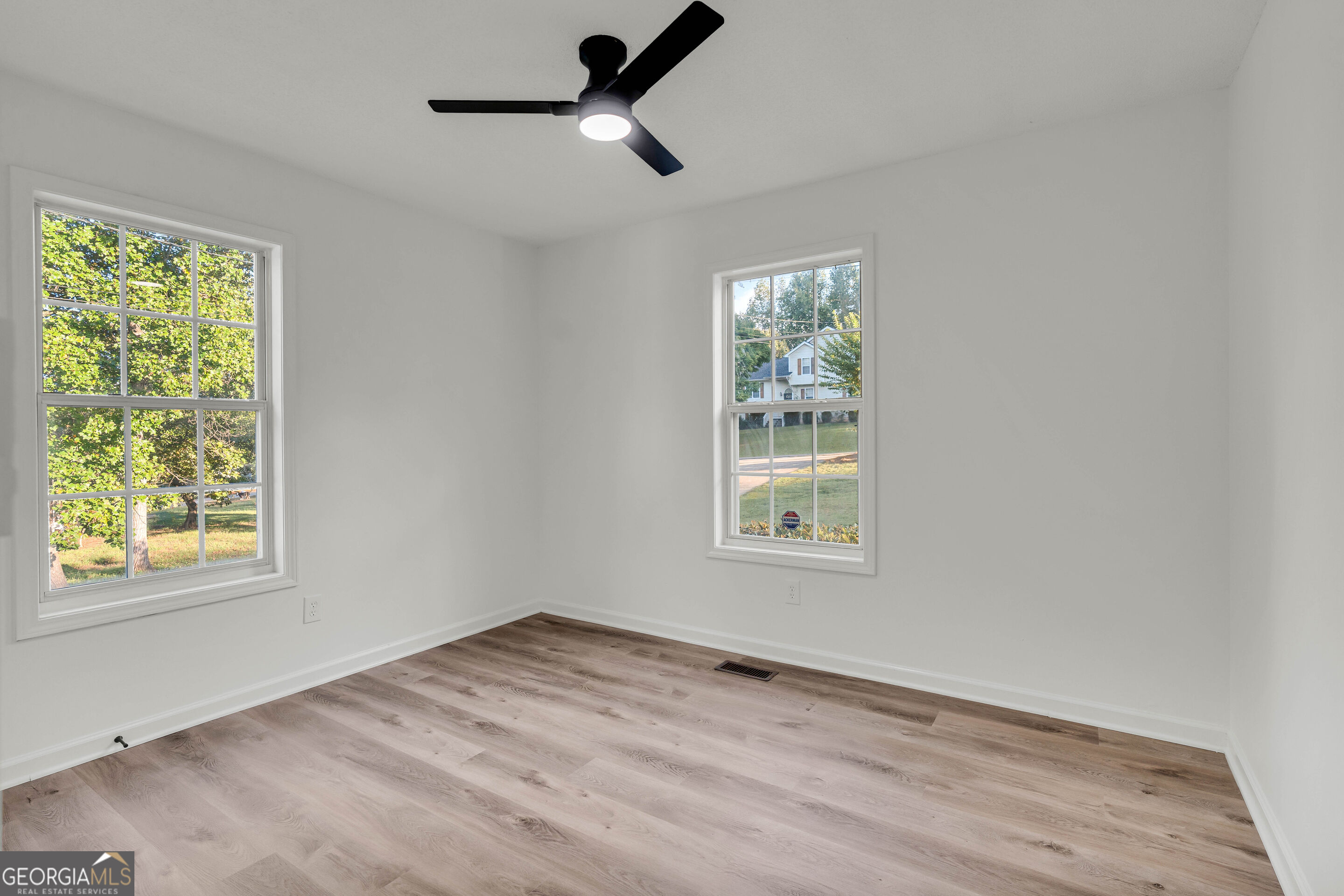 284 Hobson Drive Property Photo 28