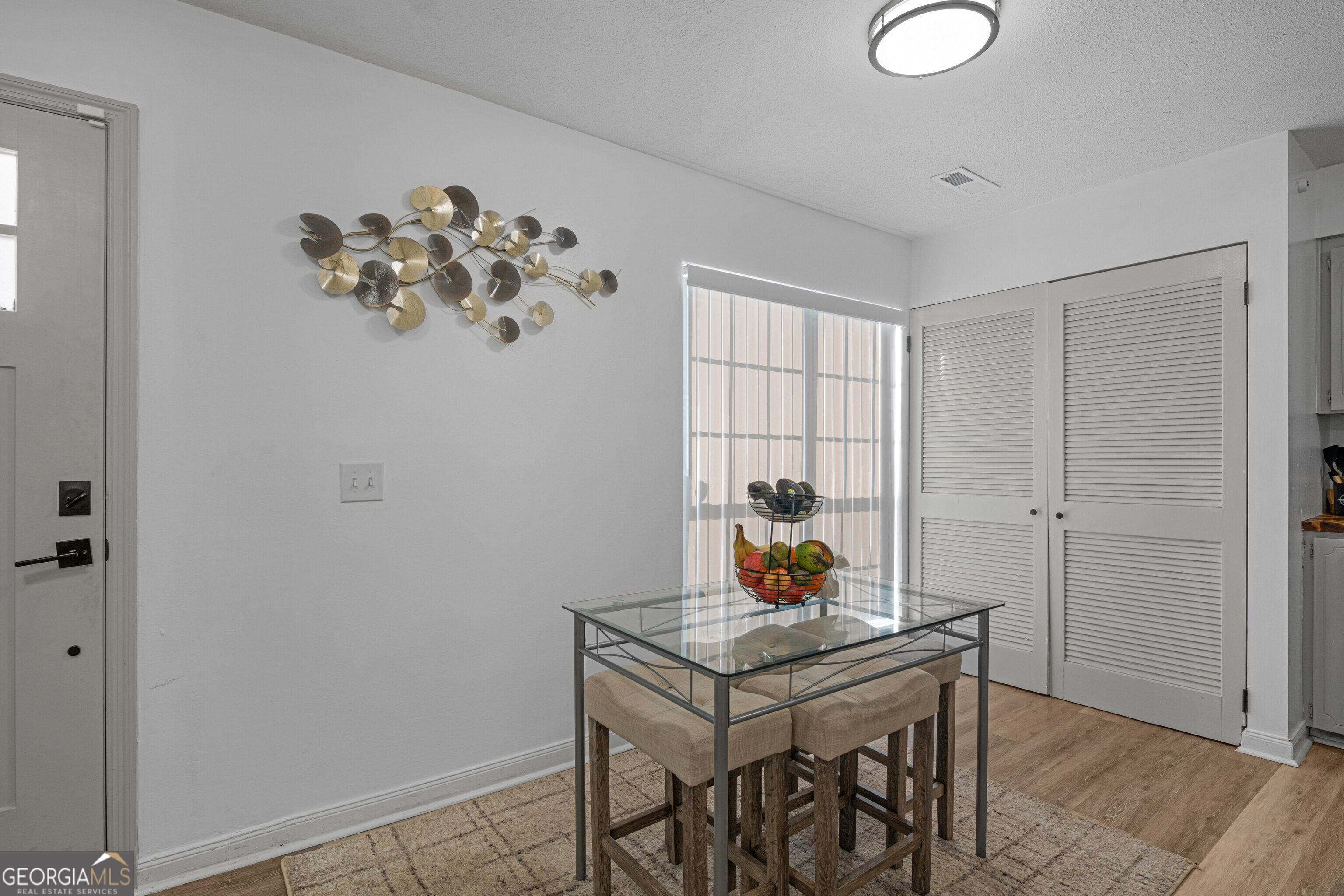 912 Pineland Avenue Apt 4 Property Photo 7