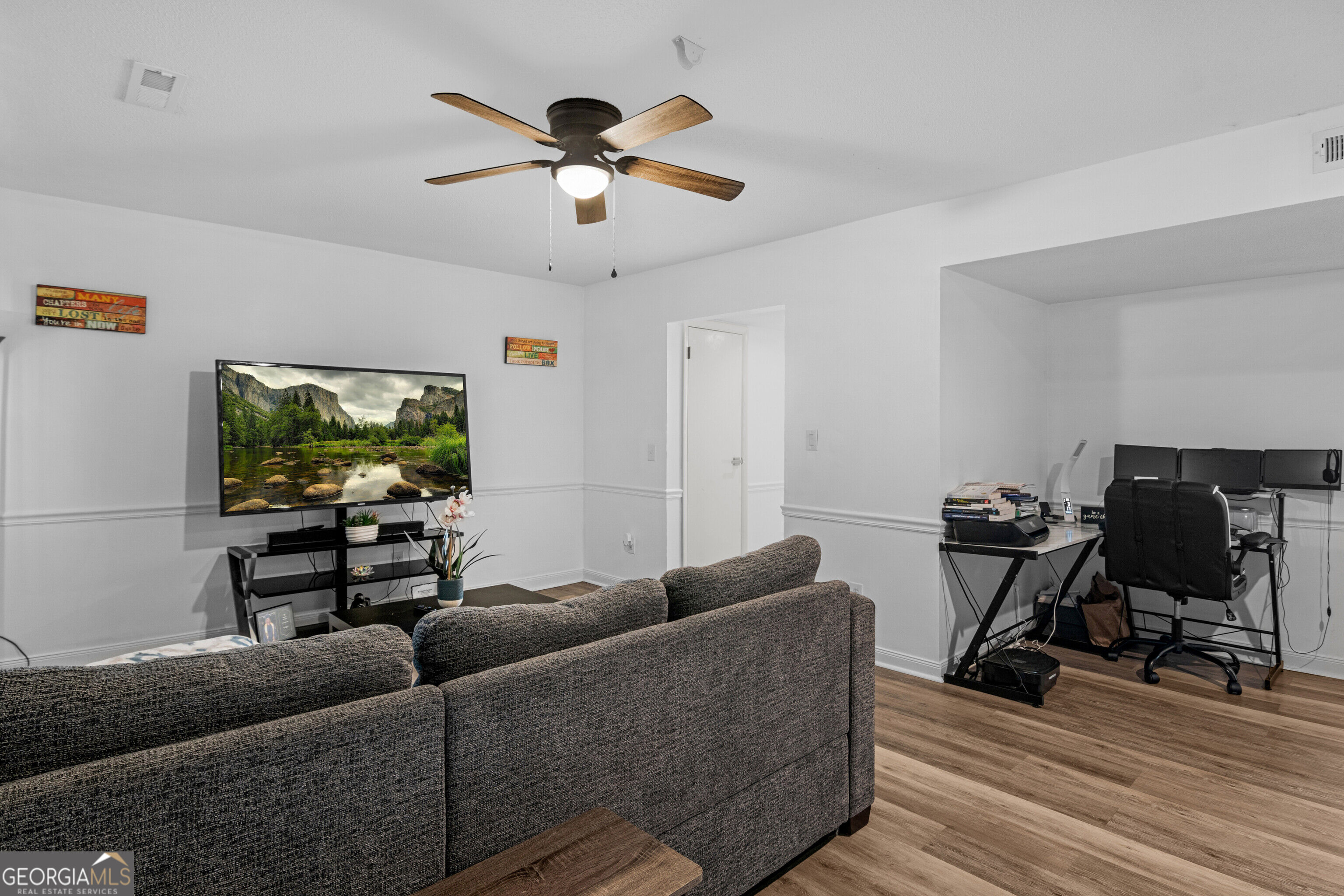 912 Pineland Avenue Apt 4 Property Photo 13