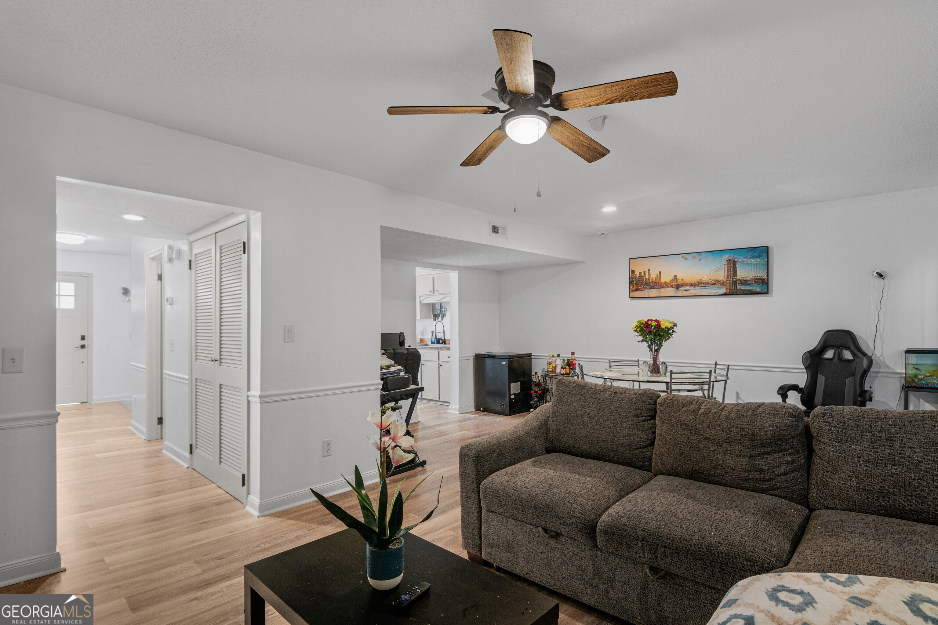 912 Pineland Avenue Apt 4 Property Photo 15