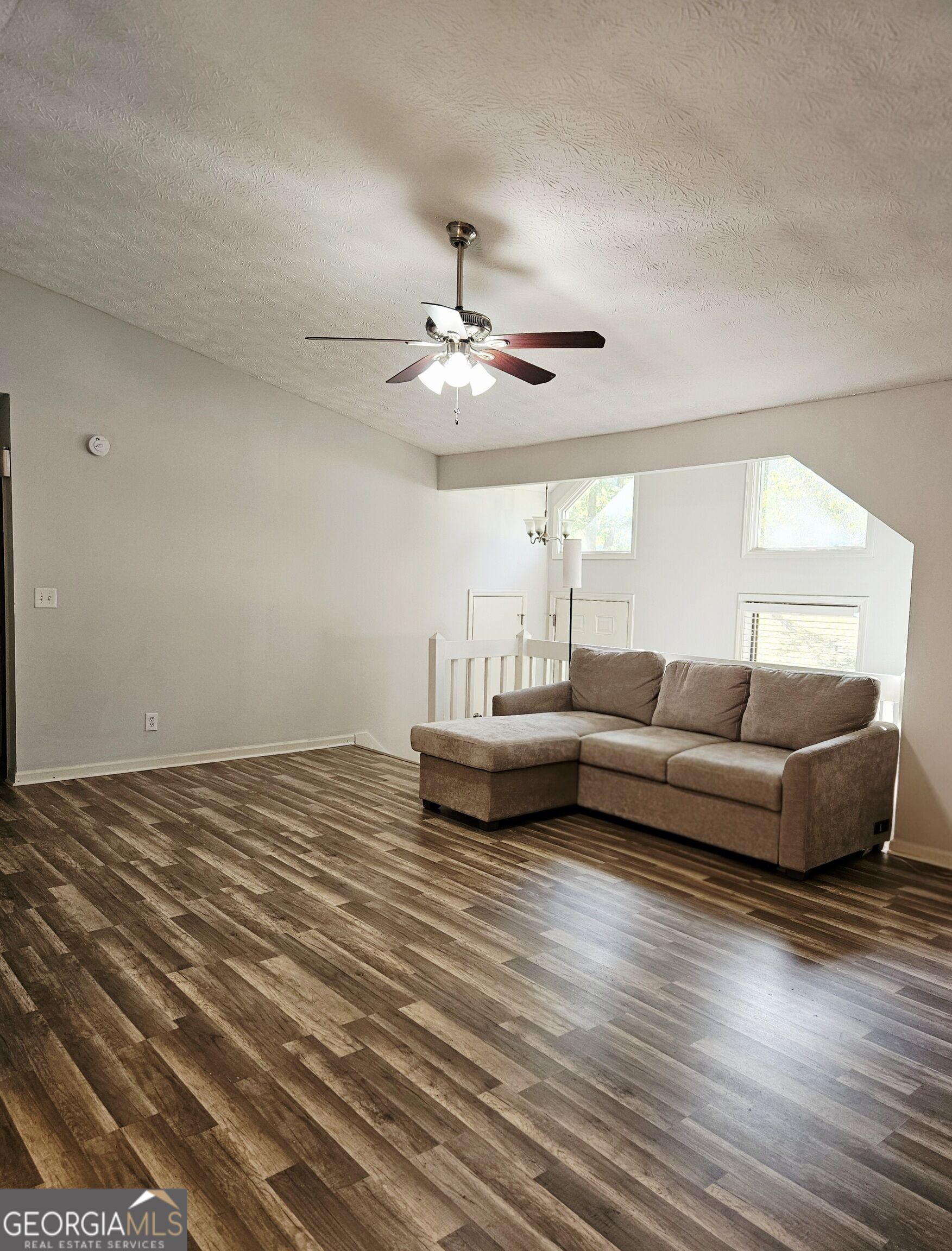 825 Emerald Drive Property Photo 2