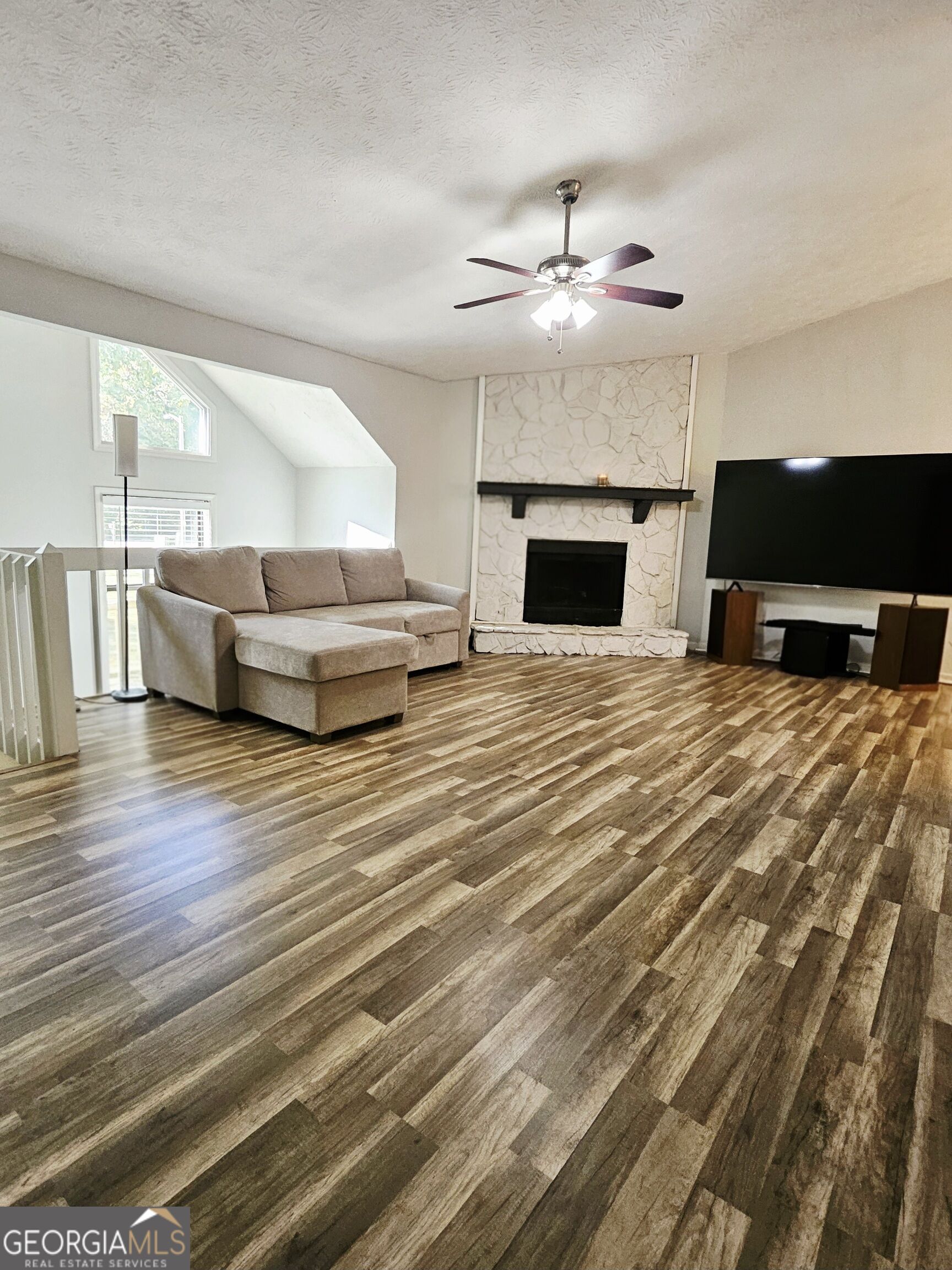825 Emerald Drive Property Photo 4