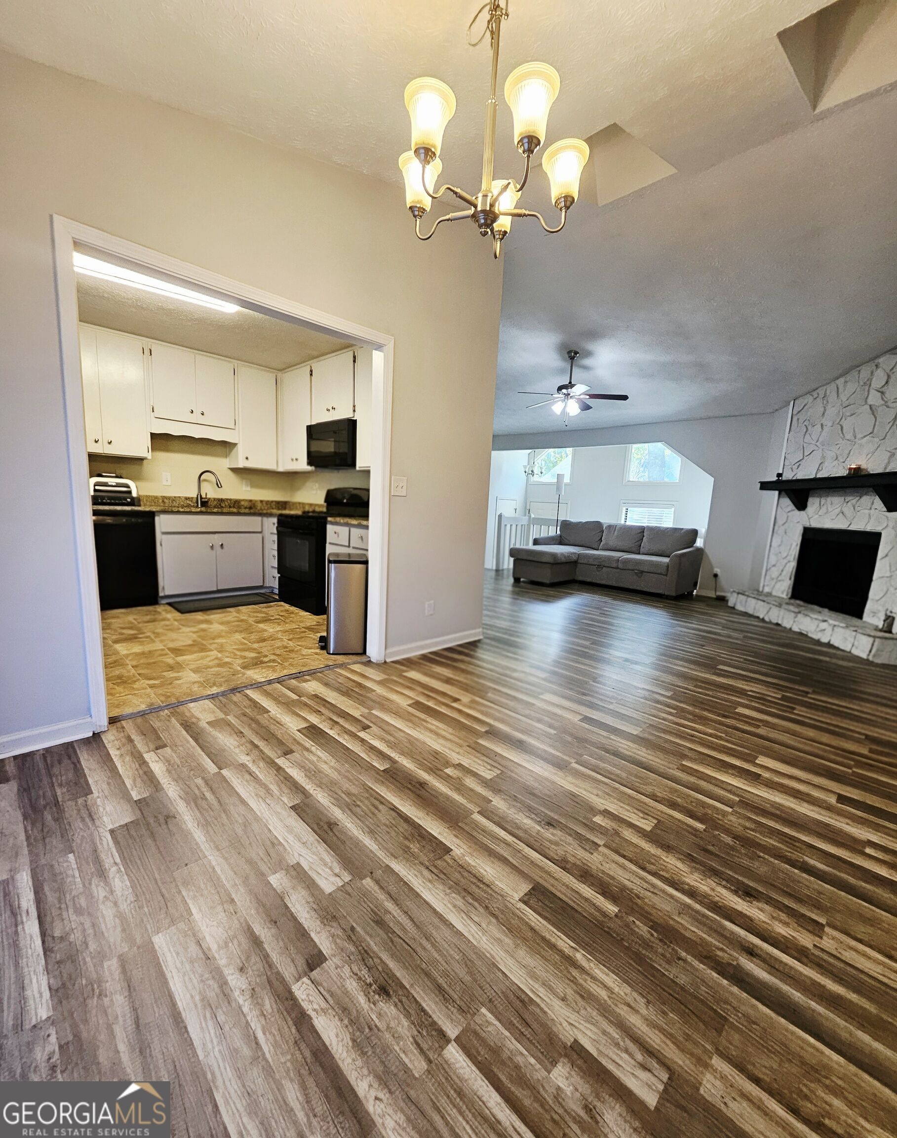 825 Emerald Drive Property Photo 5