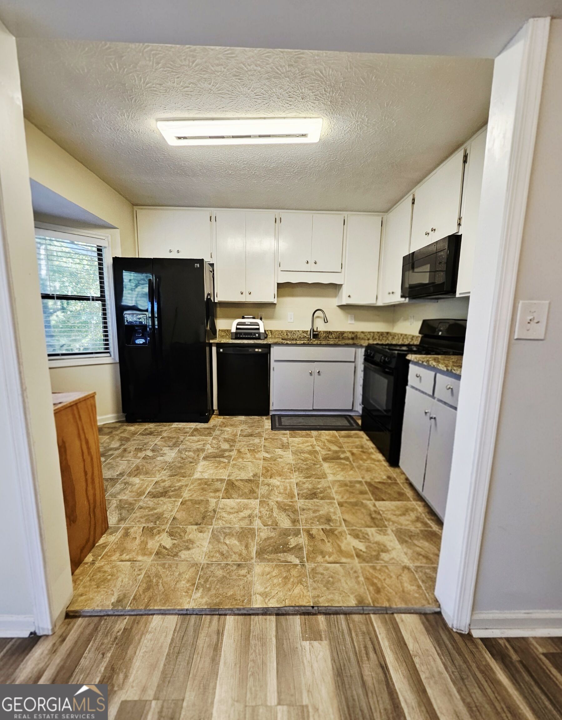 825 Emerald Drive Property Photo 9