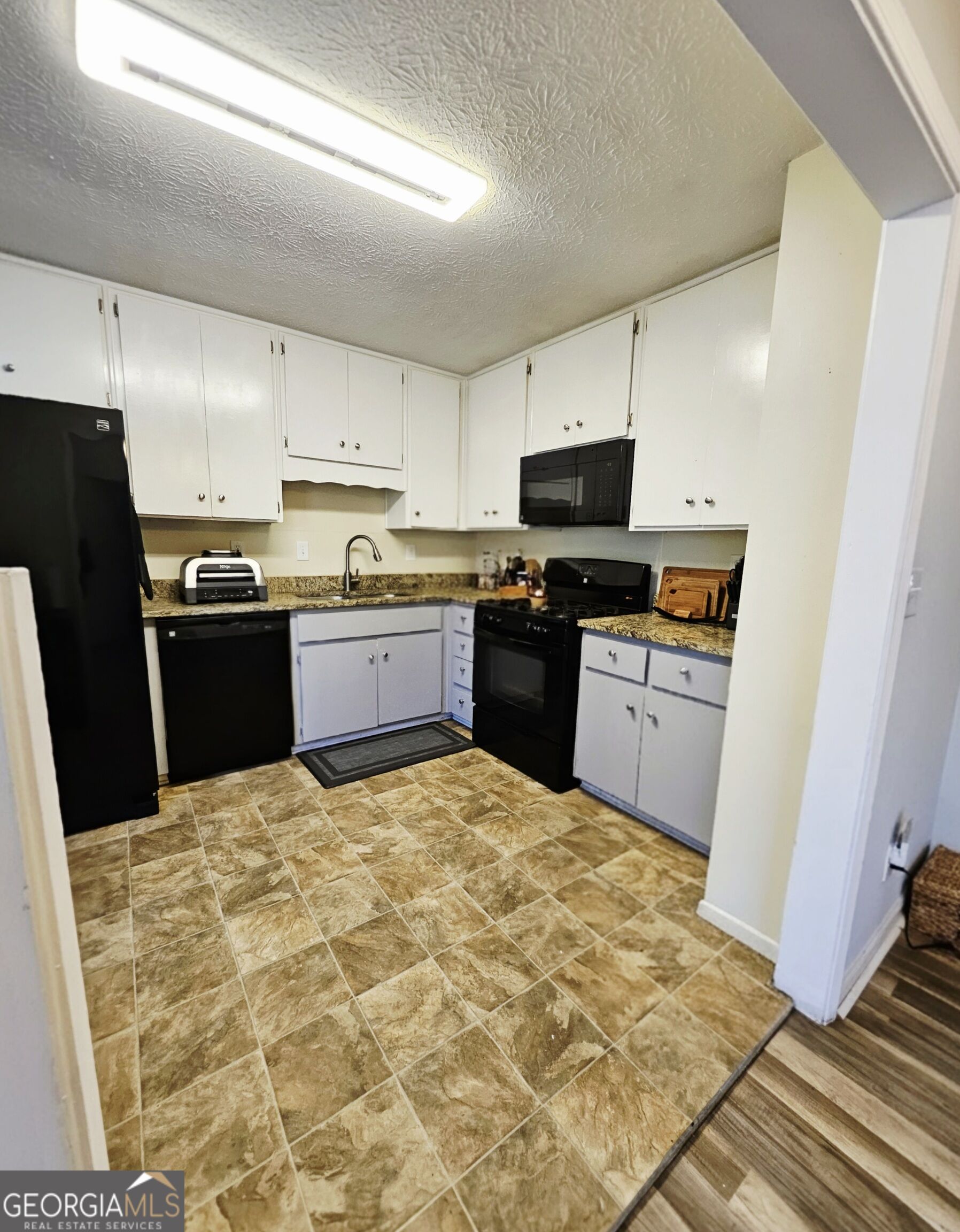 825 Emerald Drive Property Photo 10