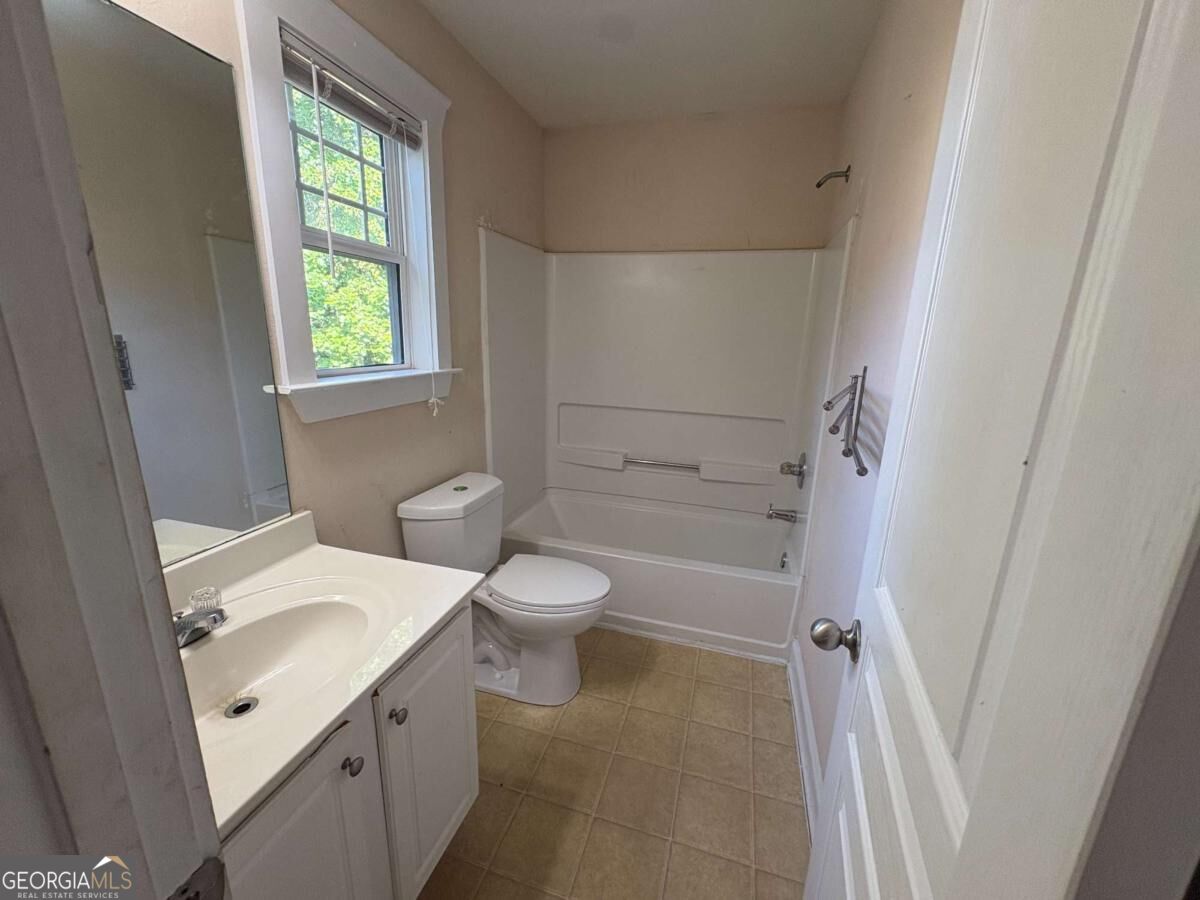 404 Park Place Property Photo 8