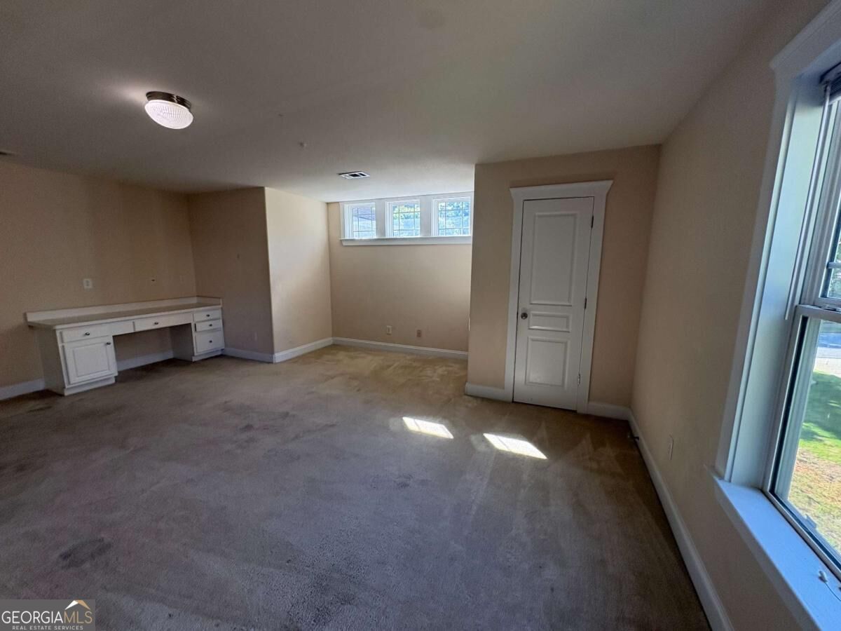 404 Park Place Property Photo 16