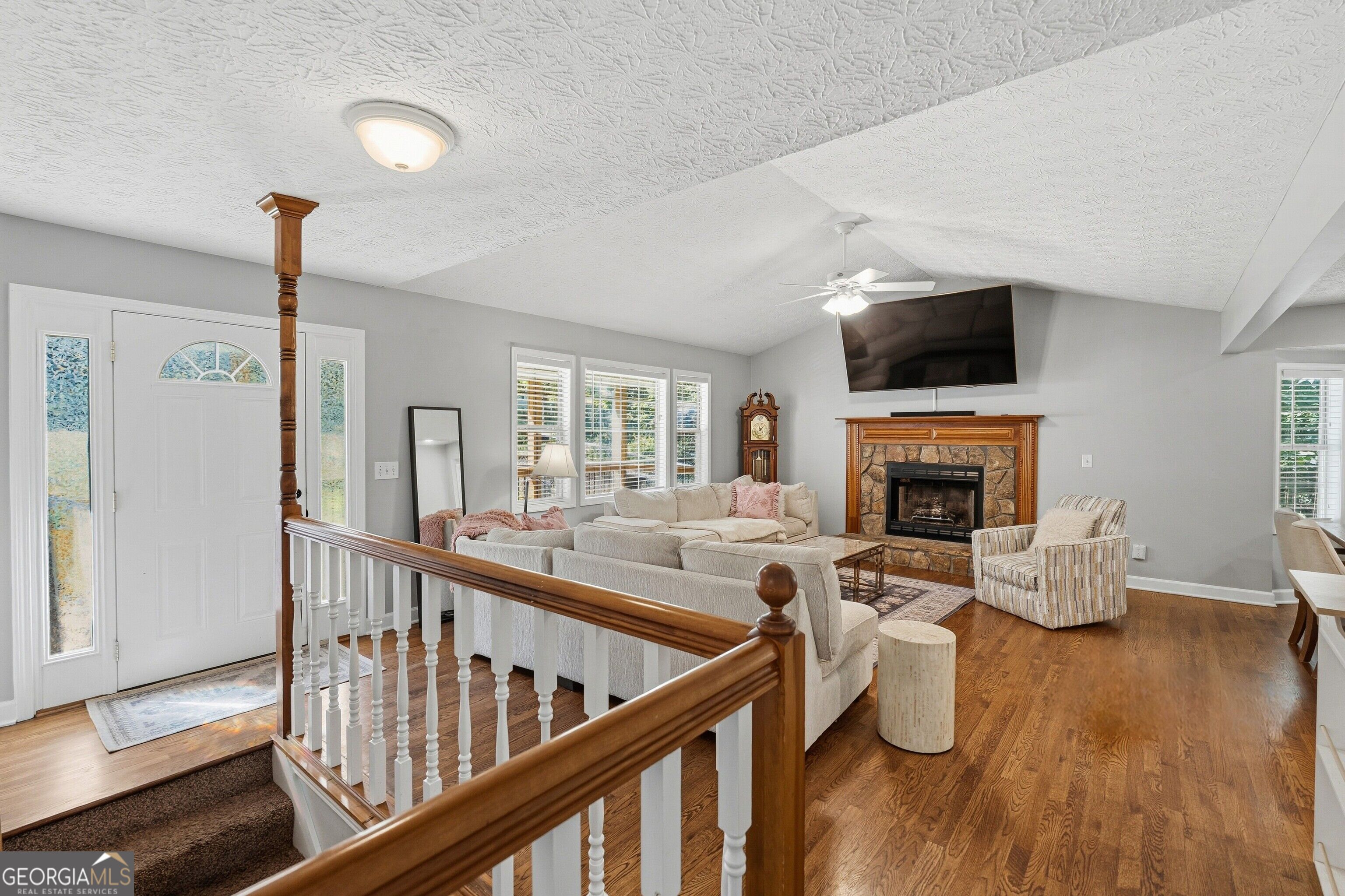 1590 Kimberly Place Property Photo 5