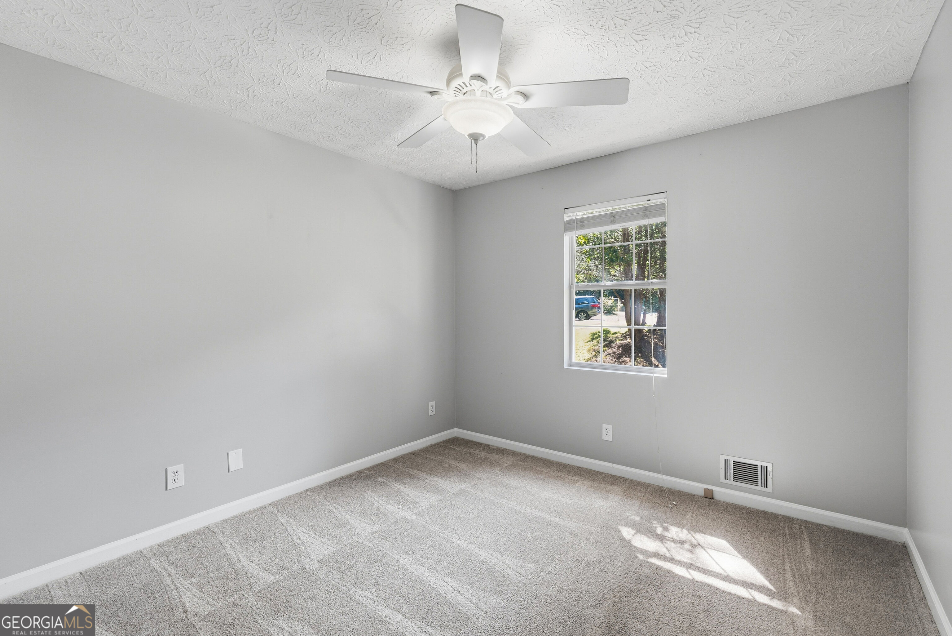 1590 Kimberly Place Property Photo 16
