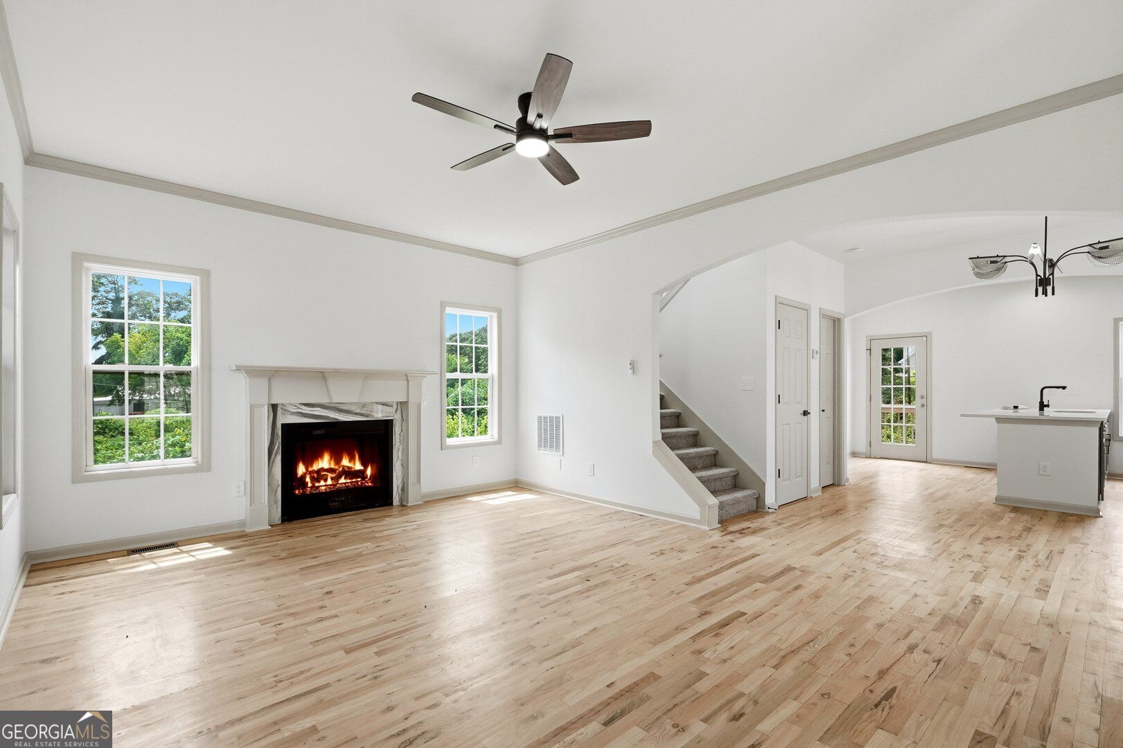 1885 Lakewood Avenue Se Property Photo 3