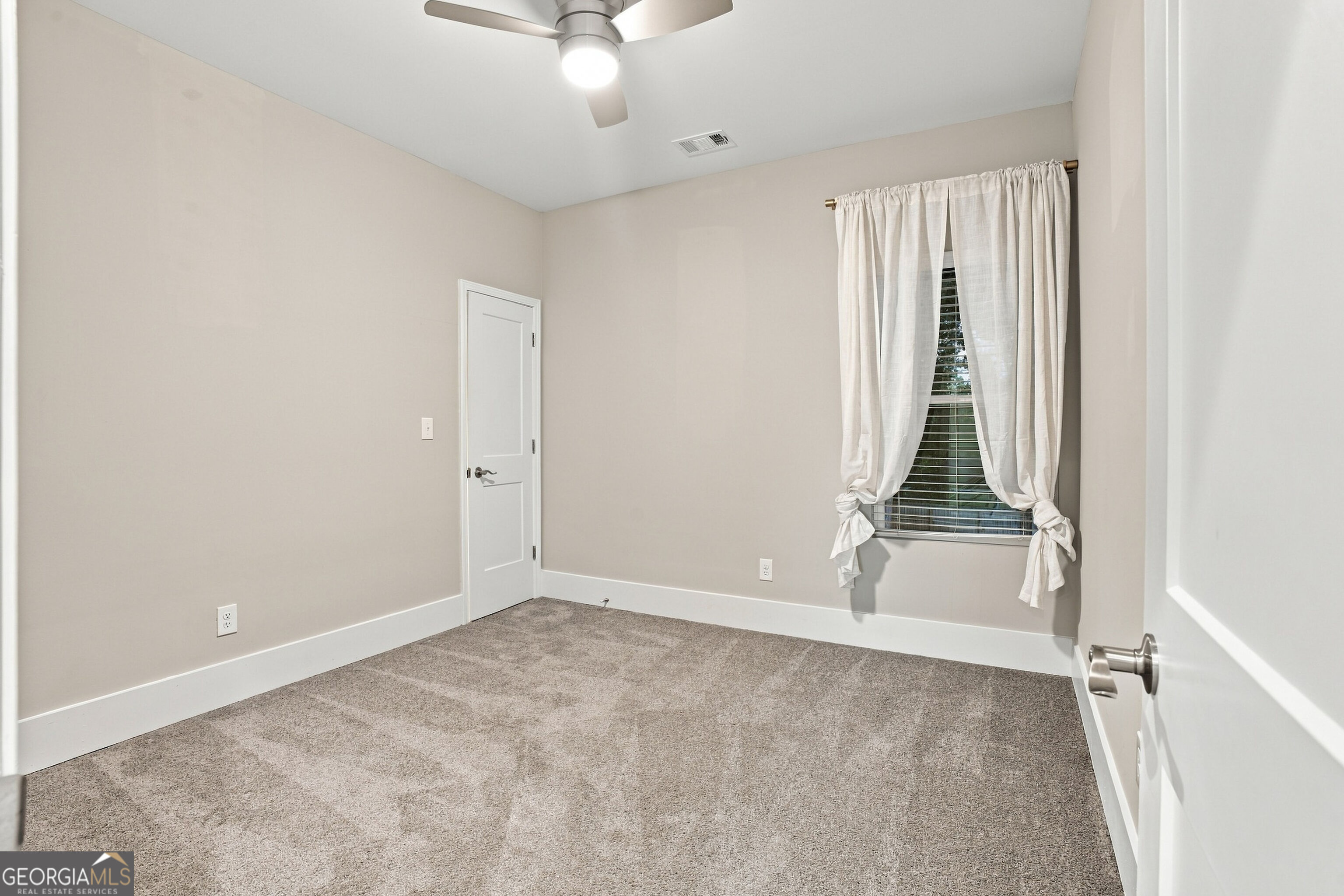 480 S Howard Street Se Property Photo 35
