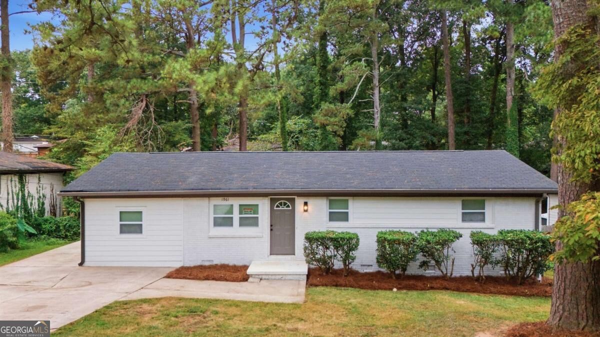 1961 Glenmar Drive Property Photo 2