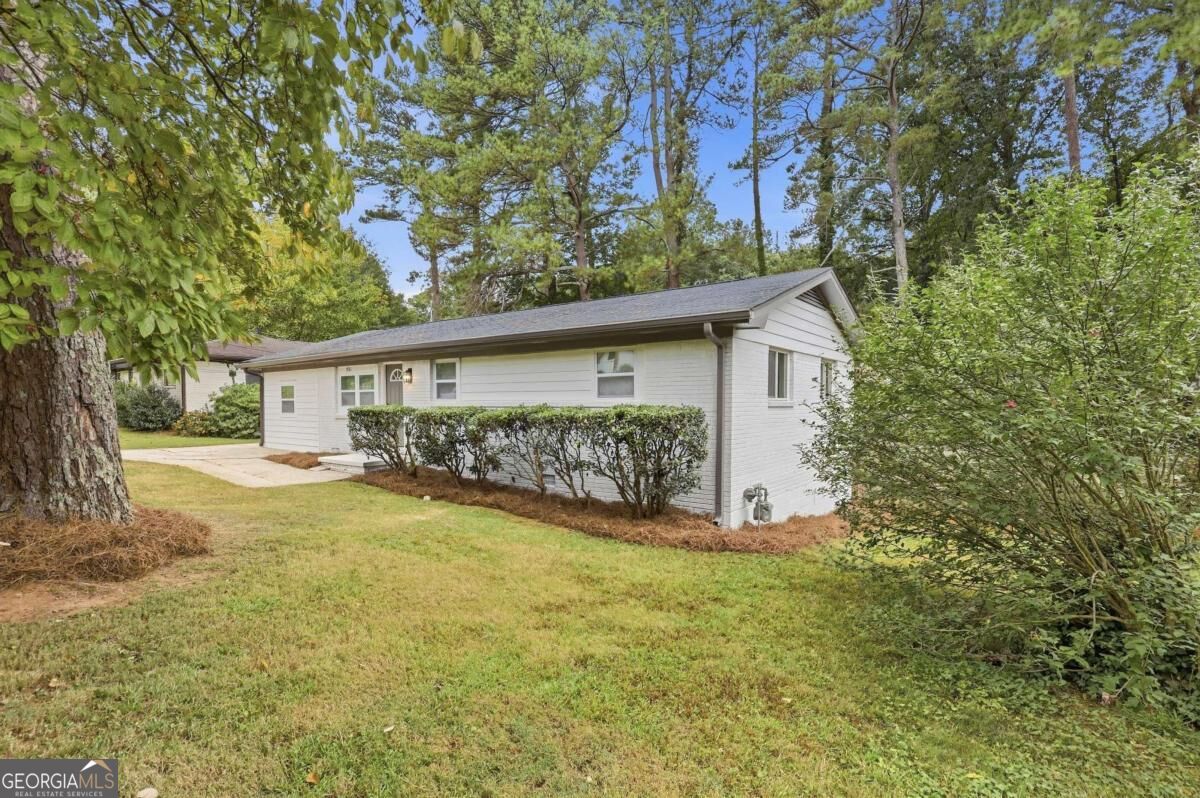 1961 Glenmar Drive Property Photo 4