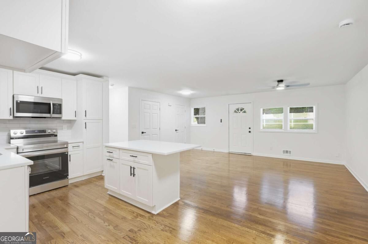 1961 Glenmar Drive Property Photo 10