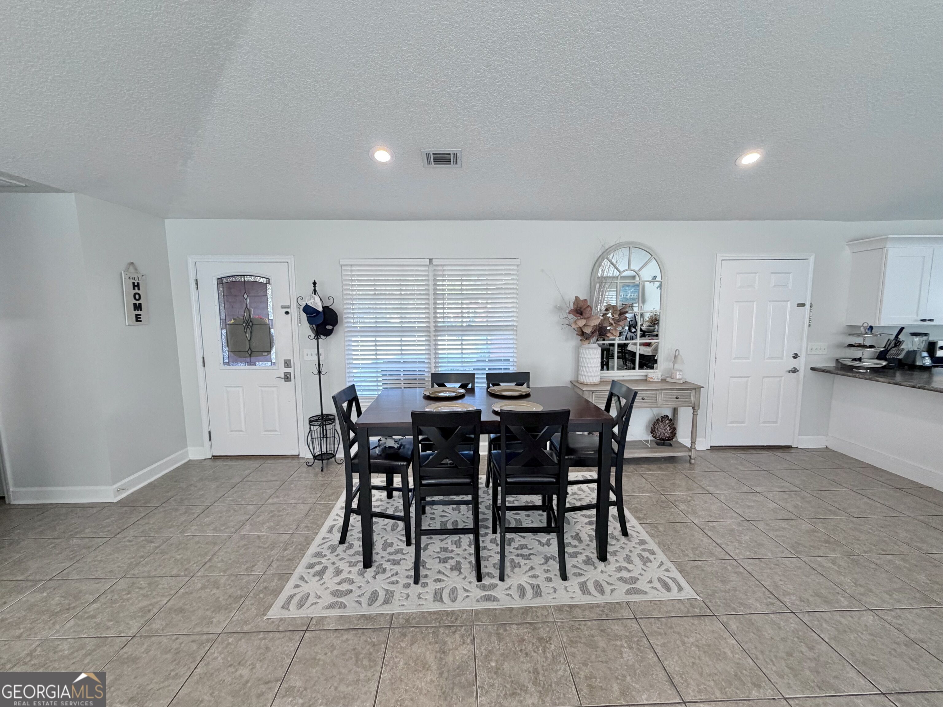 206 Willow Drive Property Photo 8