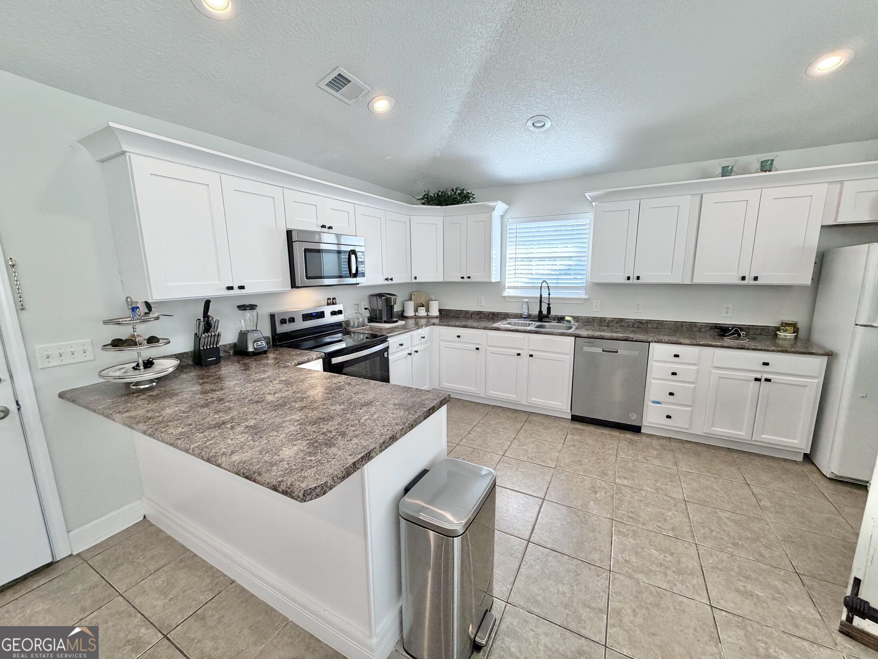 206 Willow Drive Property Photo 9